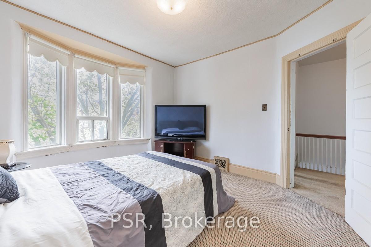 Photo 14 of 212 Brock Avenue, Toronto, Little Portugal — HOMEH