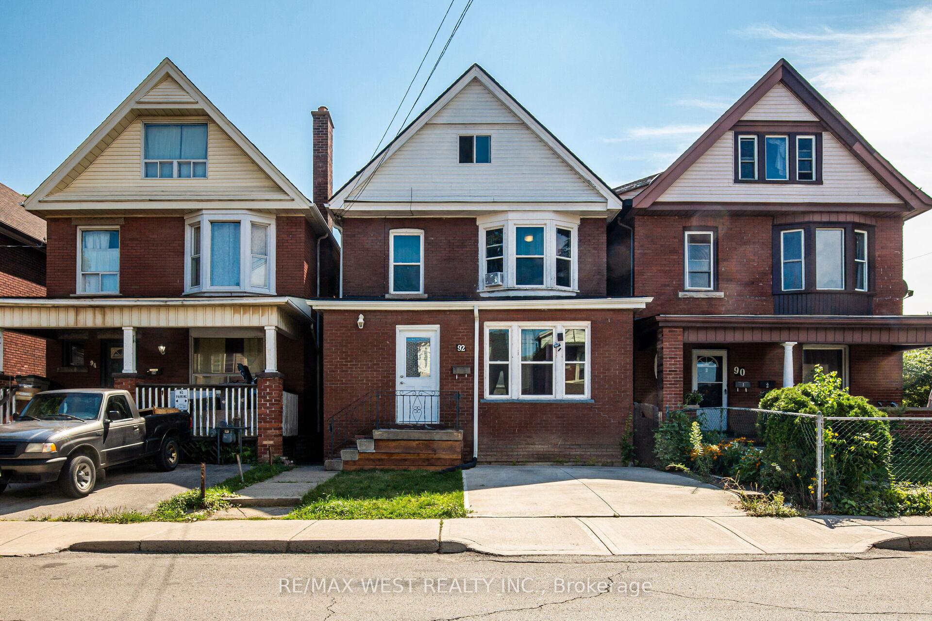 Front of 92 Barnsdale Avenue N