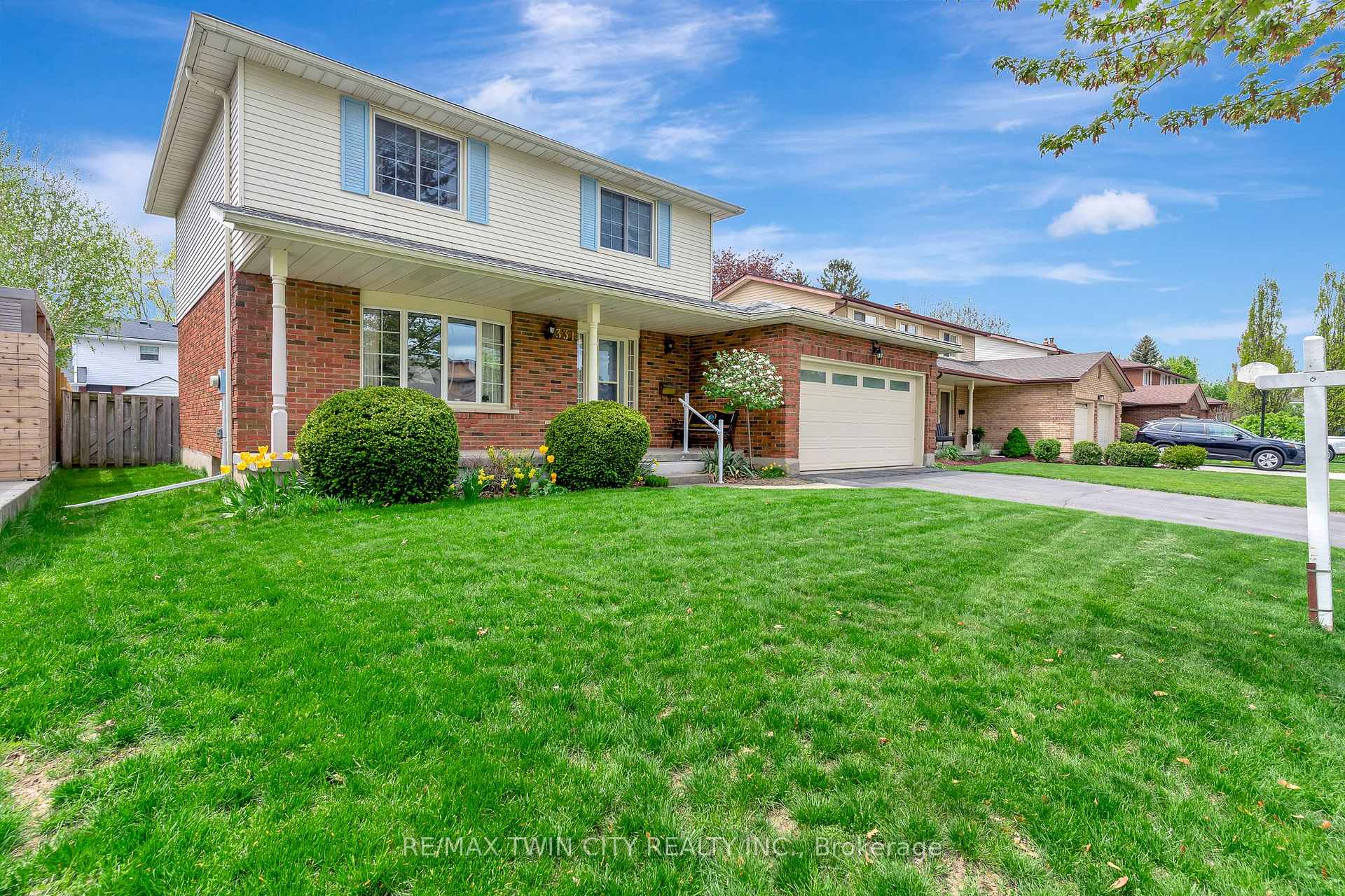 Photo 10 of 331 Auburn Drive, Waterloo — HOMEH