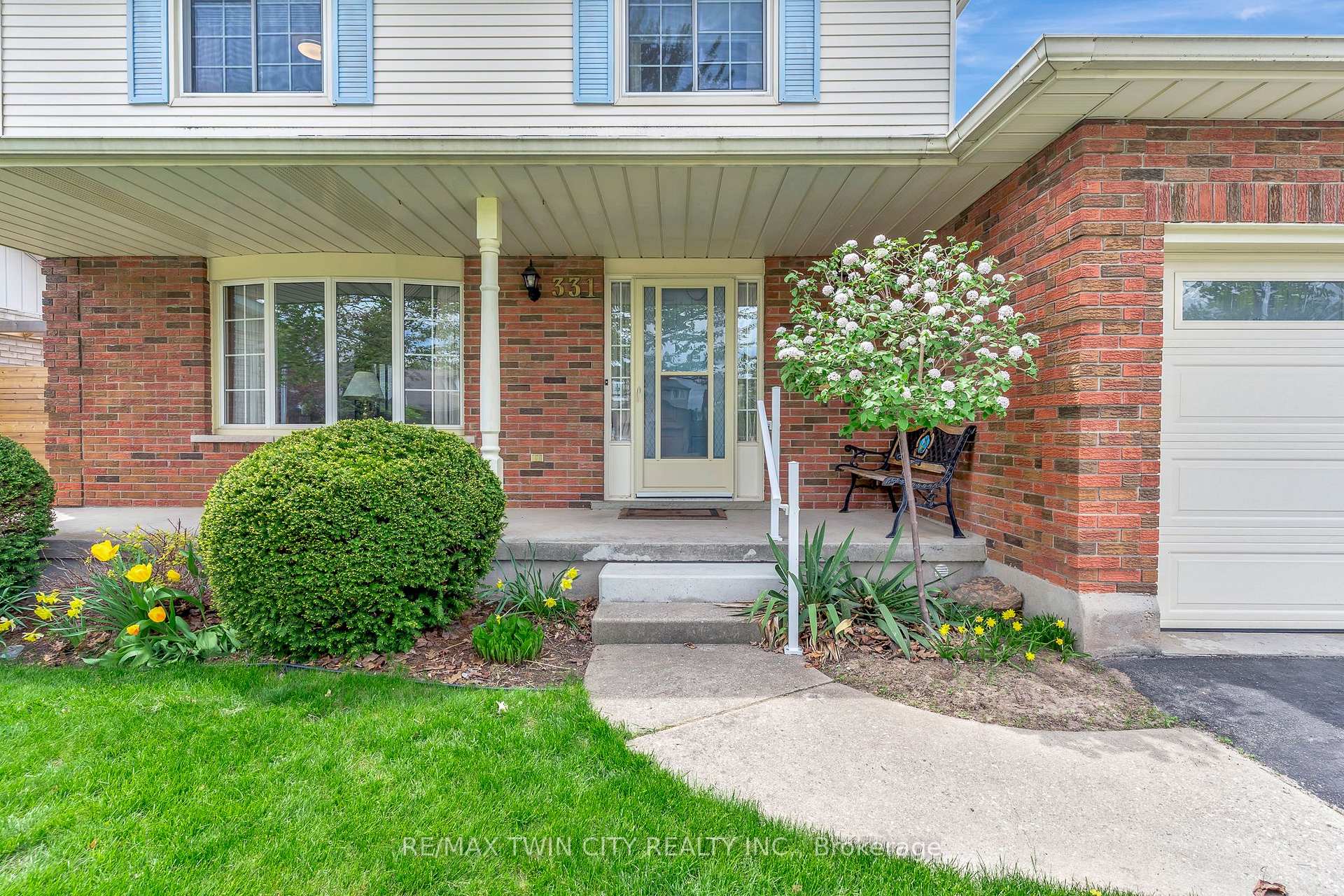 Photo 3 of 331 Auburn Drive, Waterloo — HOMEH
