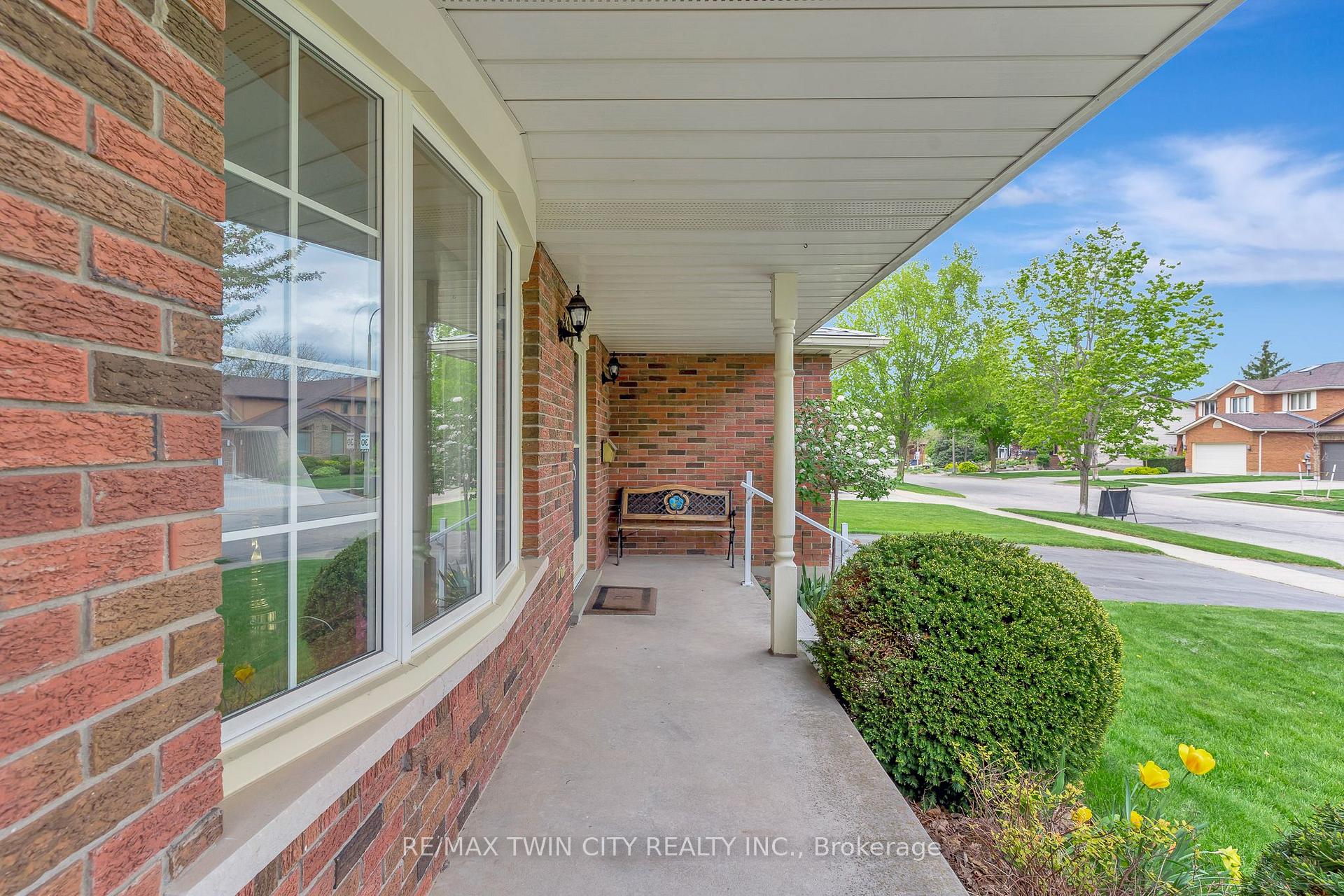 Photo 5 of 331 Auburn Drive, Waterloo — HOMEH