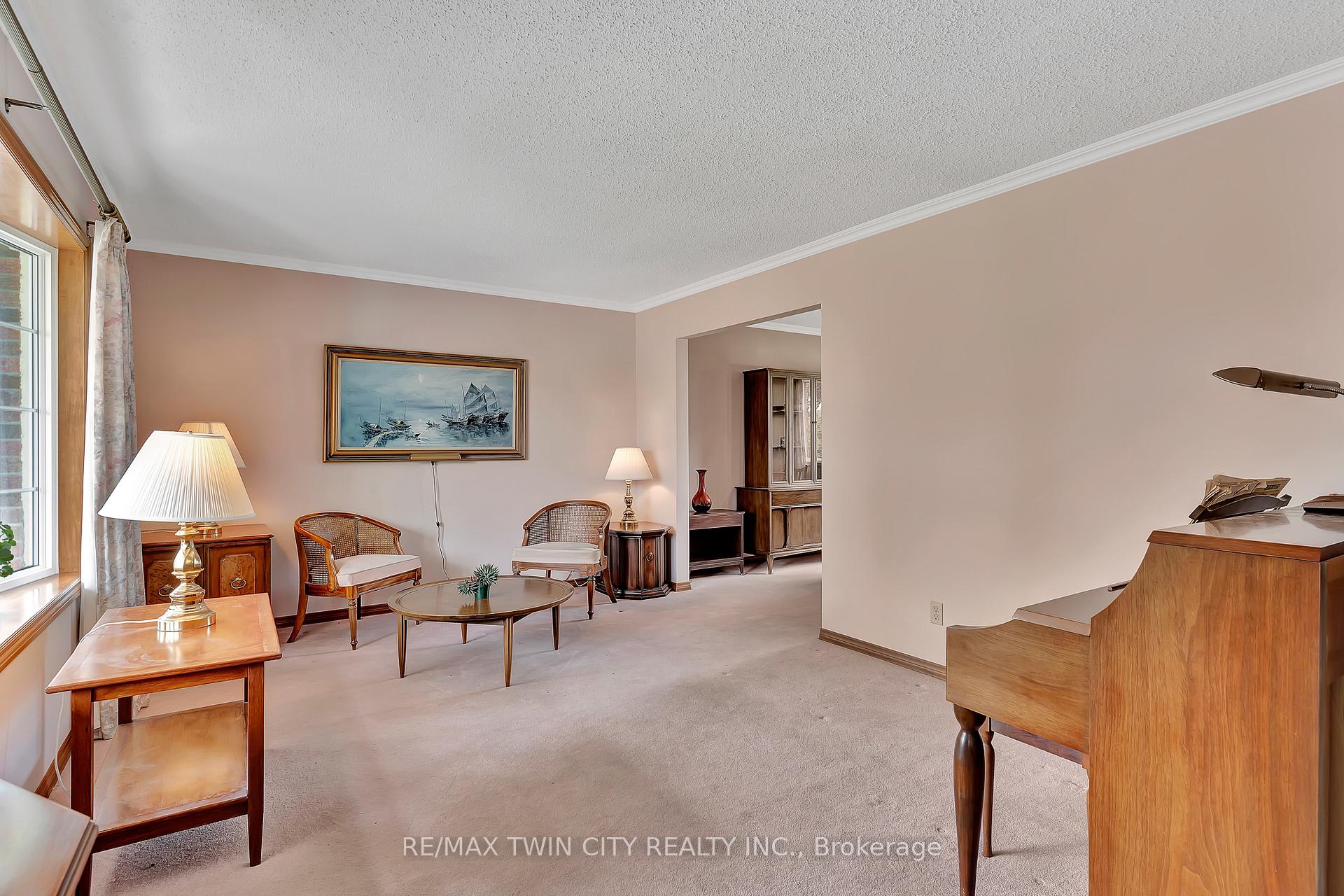 Photo 13 of 331 Auburn Drive, Waterloo — HOMEH