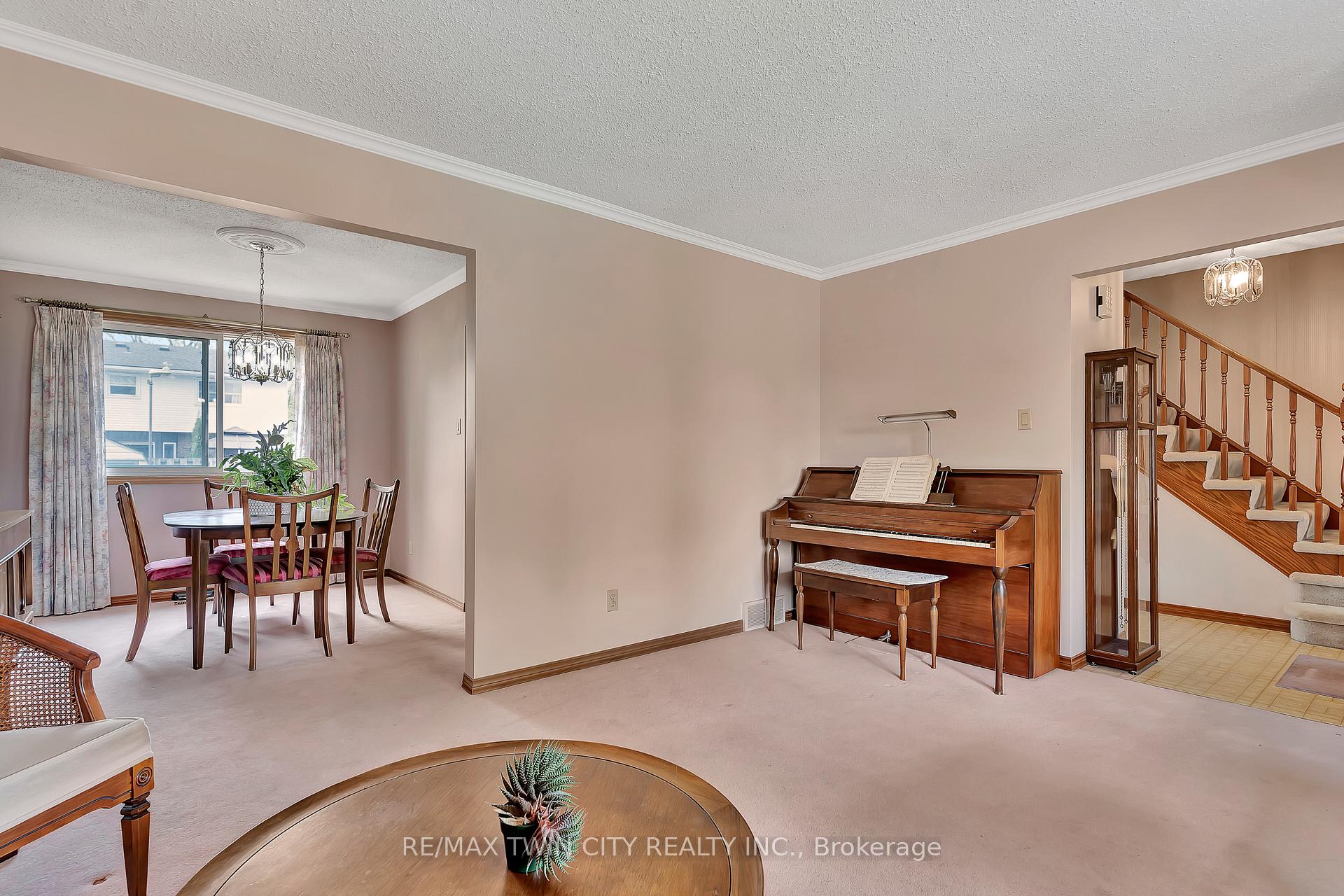 Photo 4 of 331 Auburn Drive, Waterloo — HOMEH