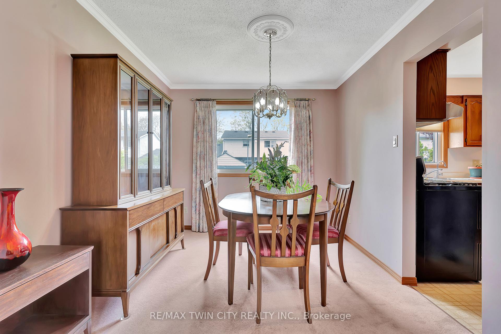 Photo 6 of 331 Auburn Drive, Waterloo — HOMEH