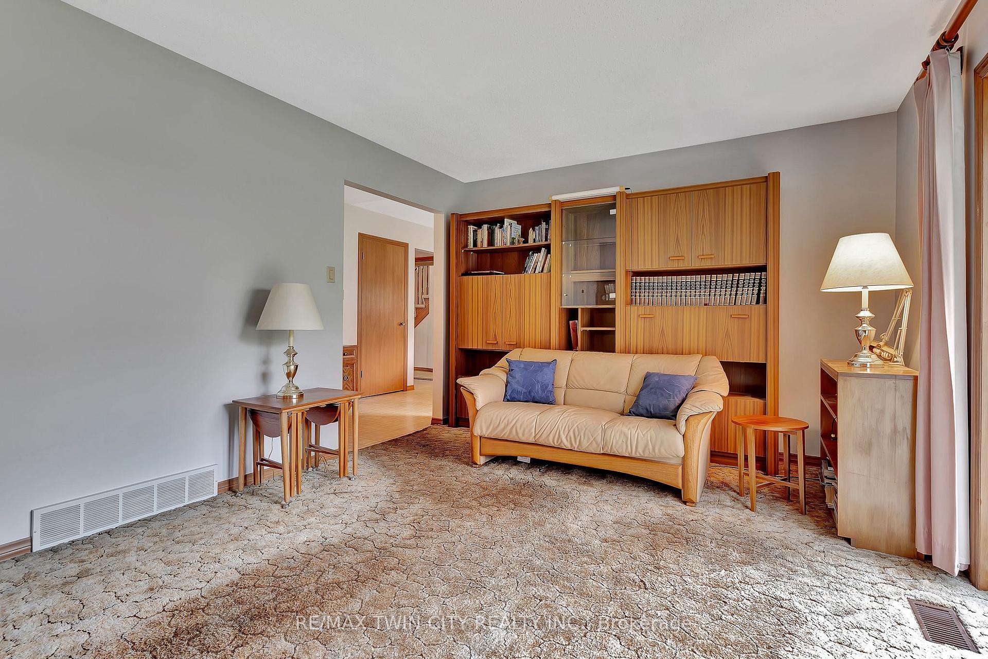 Photo 38 of 331 Auburn Drive, Waterloo — HOMEH