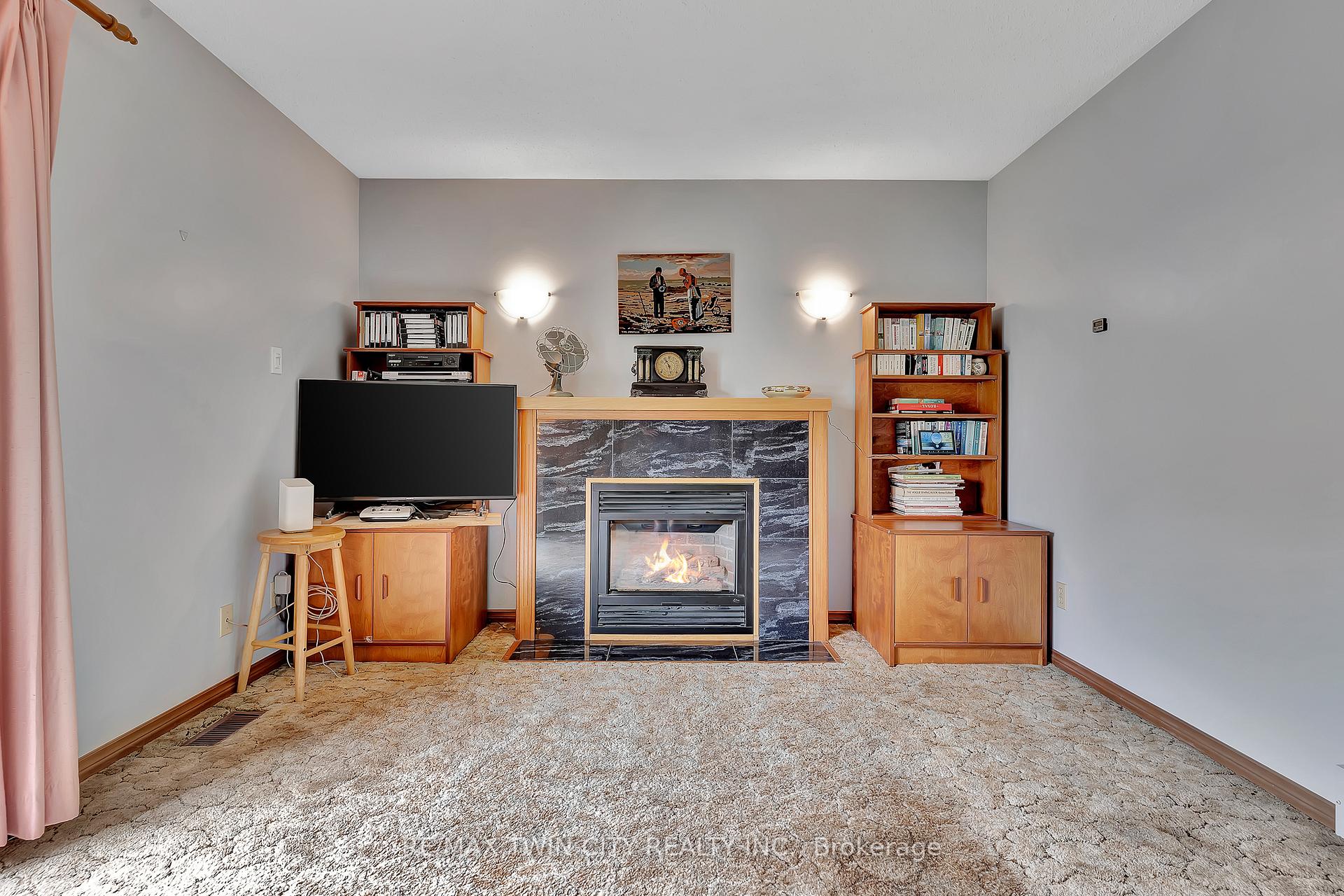Photo 30 of 331 Auburn Drive, Waterloo — HOMEH