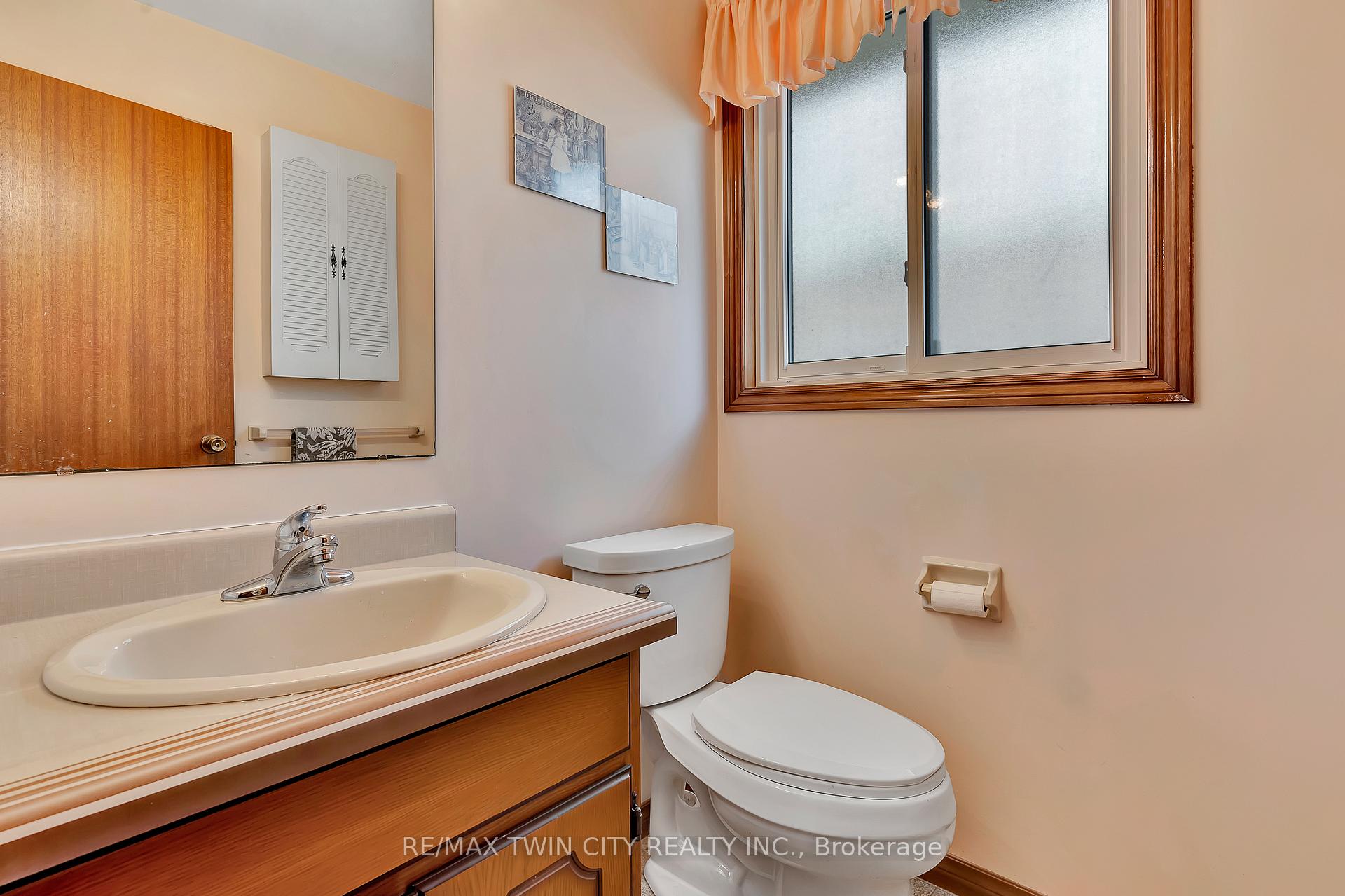 Photo 25 of 331 Auburn Drive, Waterloo — HOMEH