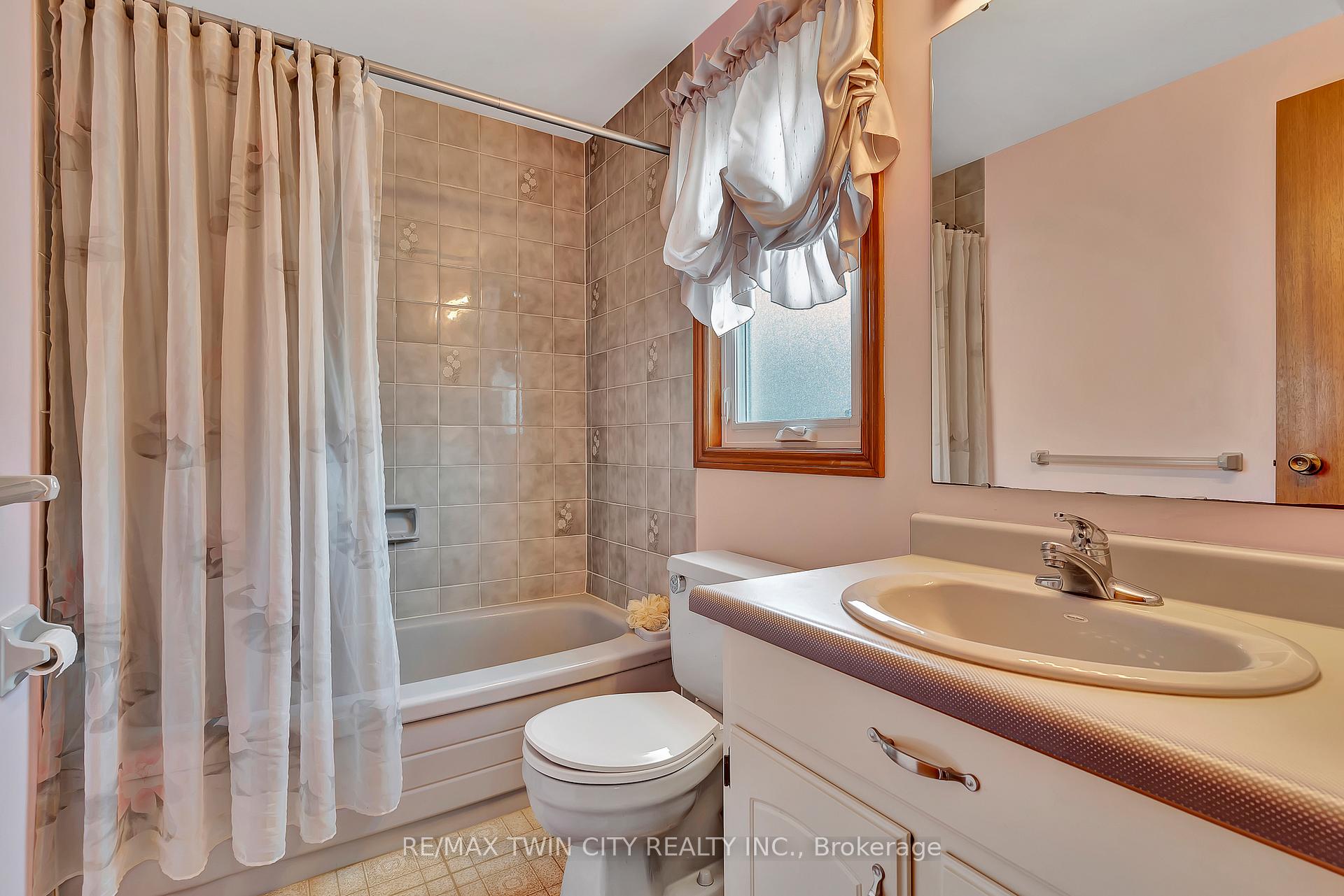 Photo 14 of 331 Auburn Drive, Waterloo — HOMEH
