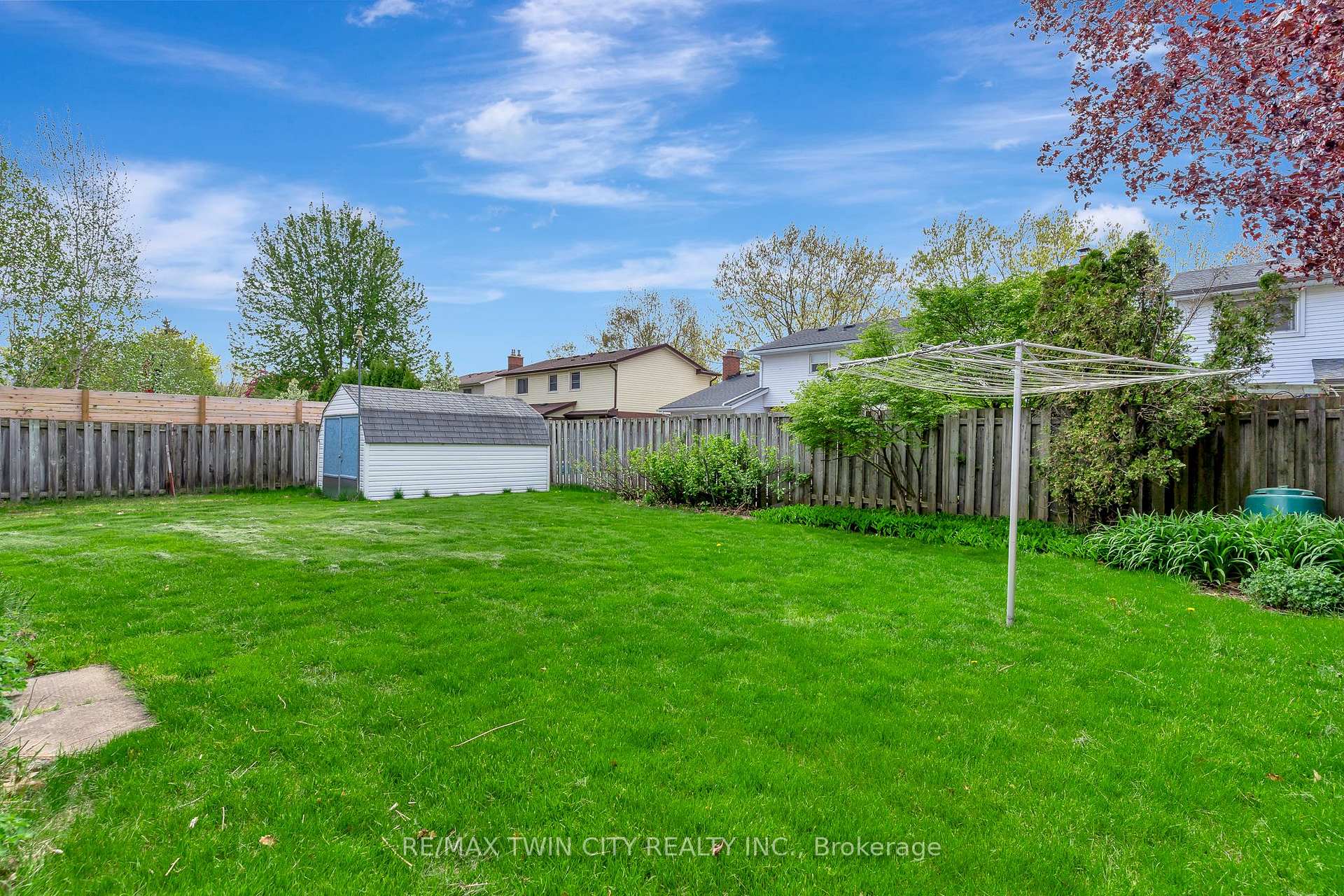 Photo 32 of 331 Auburn Drive, Waterloo — HOMEH
