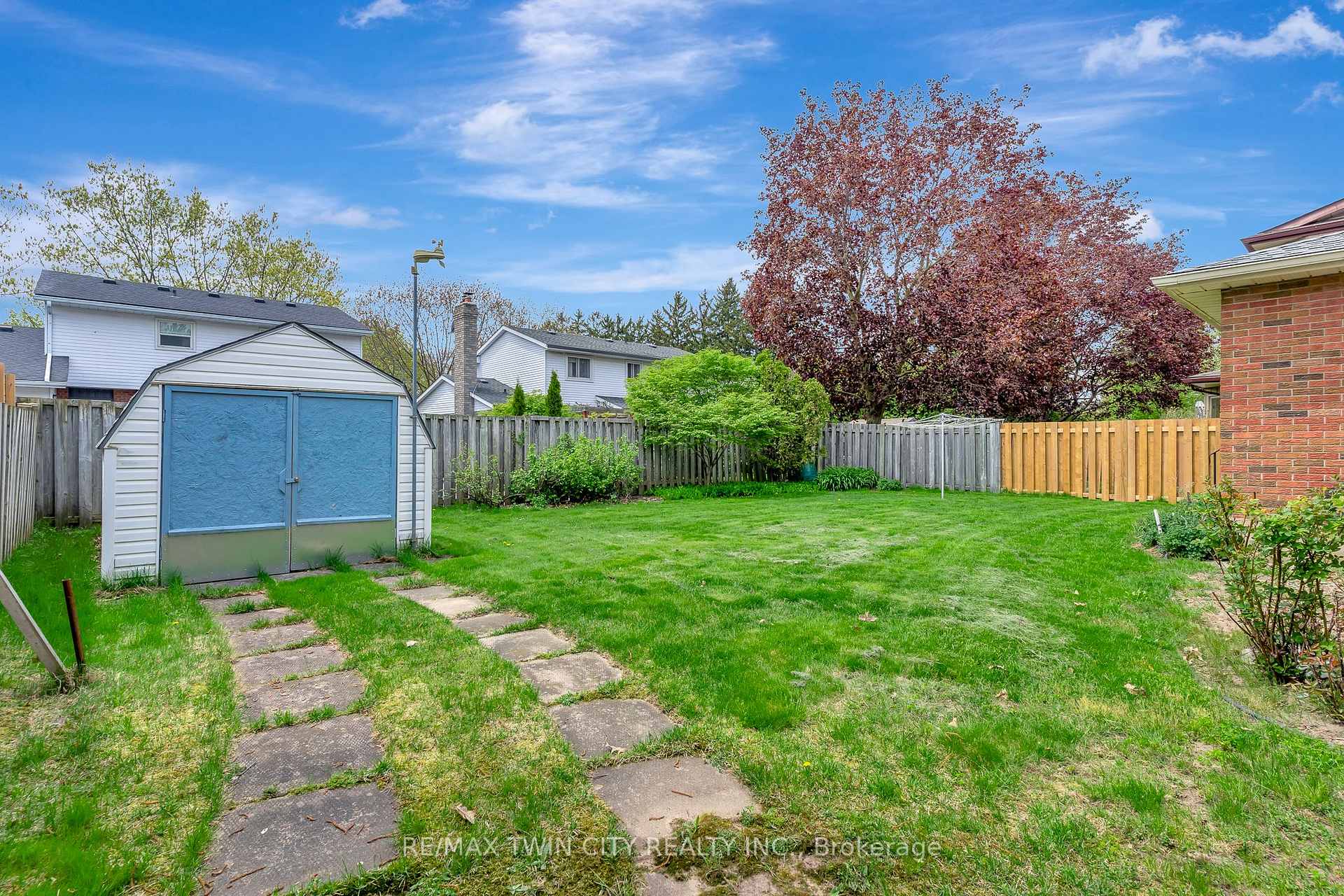 Photo 35 of 331 Auburn Drive, Waterloo — HOMEH