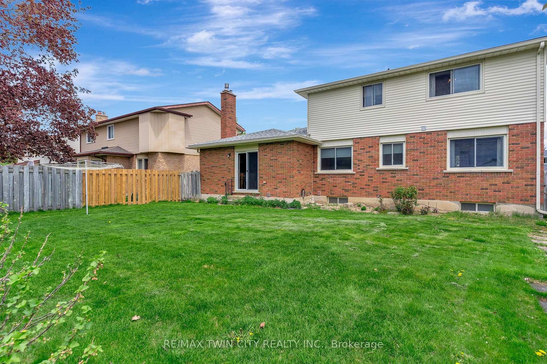 Photo 34 of 331 Auburn Drive, Waterloo — HOMEH