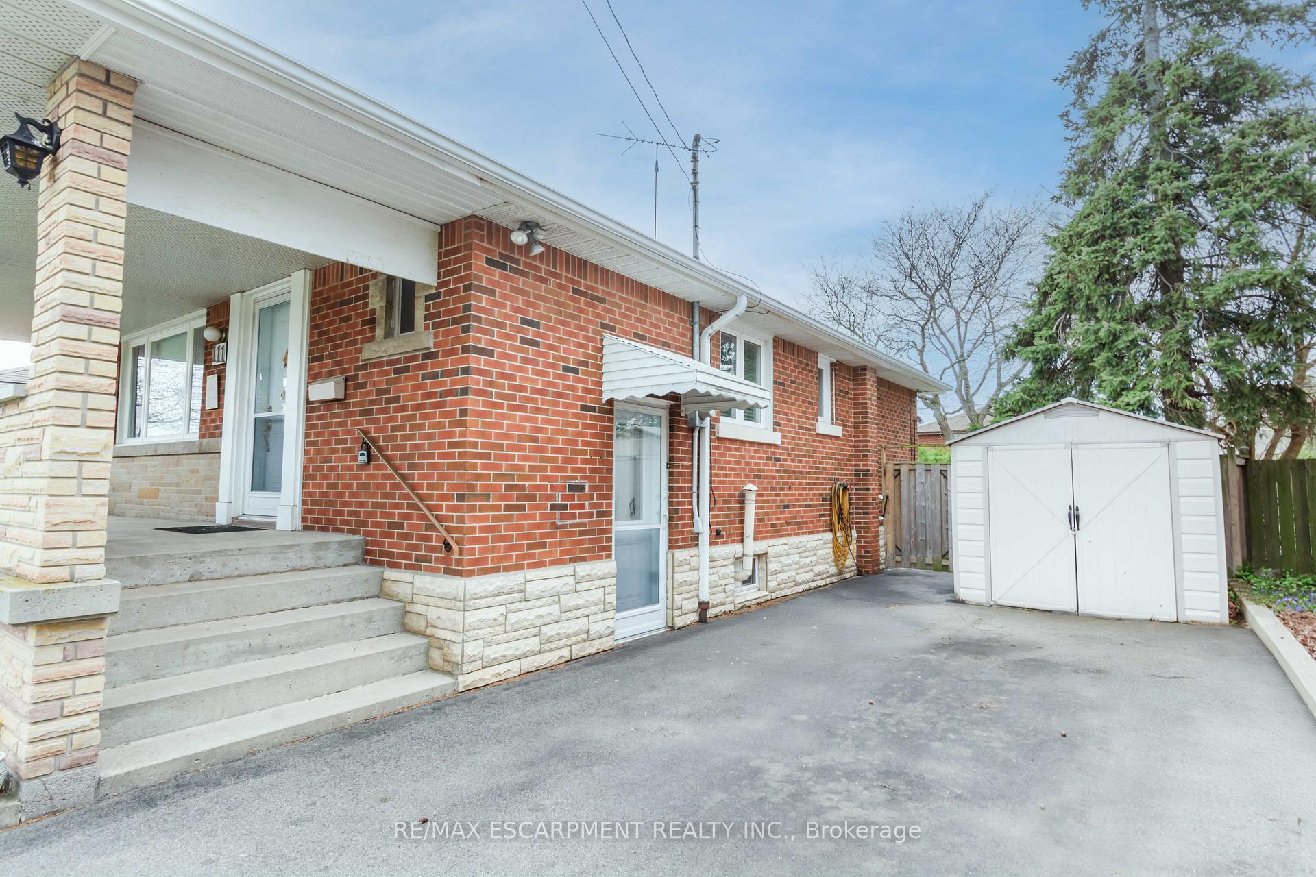 Photo 8 of 111 Castlefield Drive, Hamilton, Hampton Heights — HOMEH