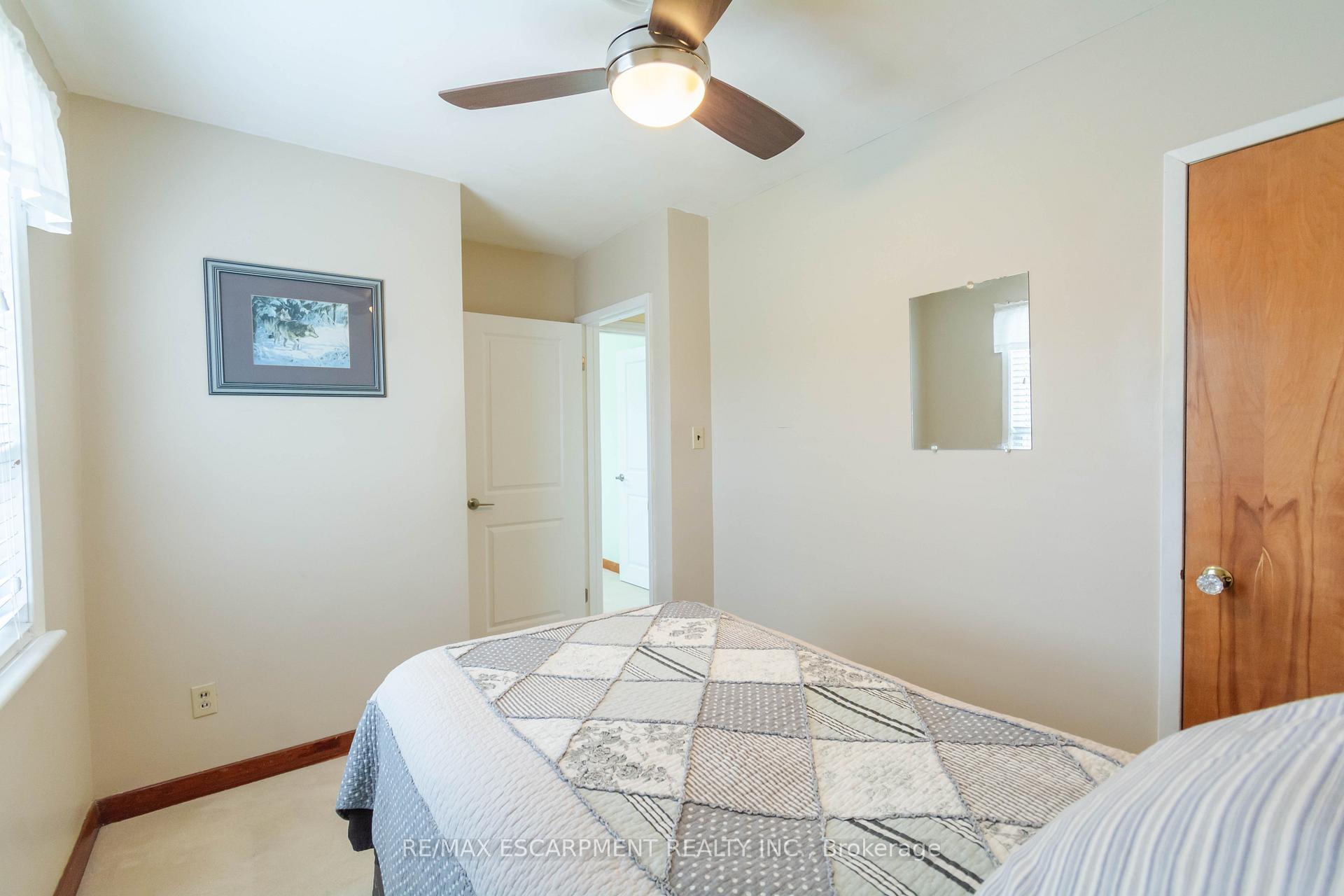Photo 37 of 111 Castlefield Drive, Hamilton, Hampton Heights — HOMEH