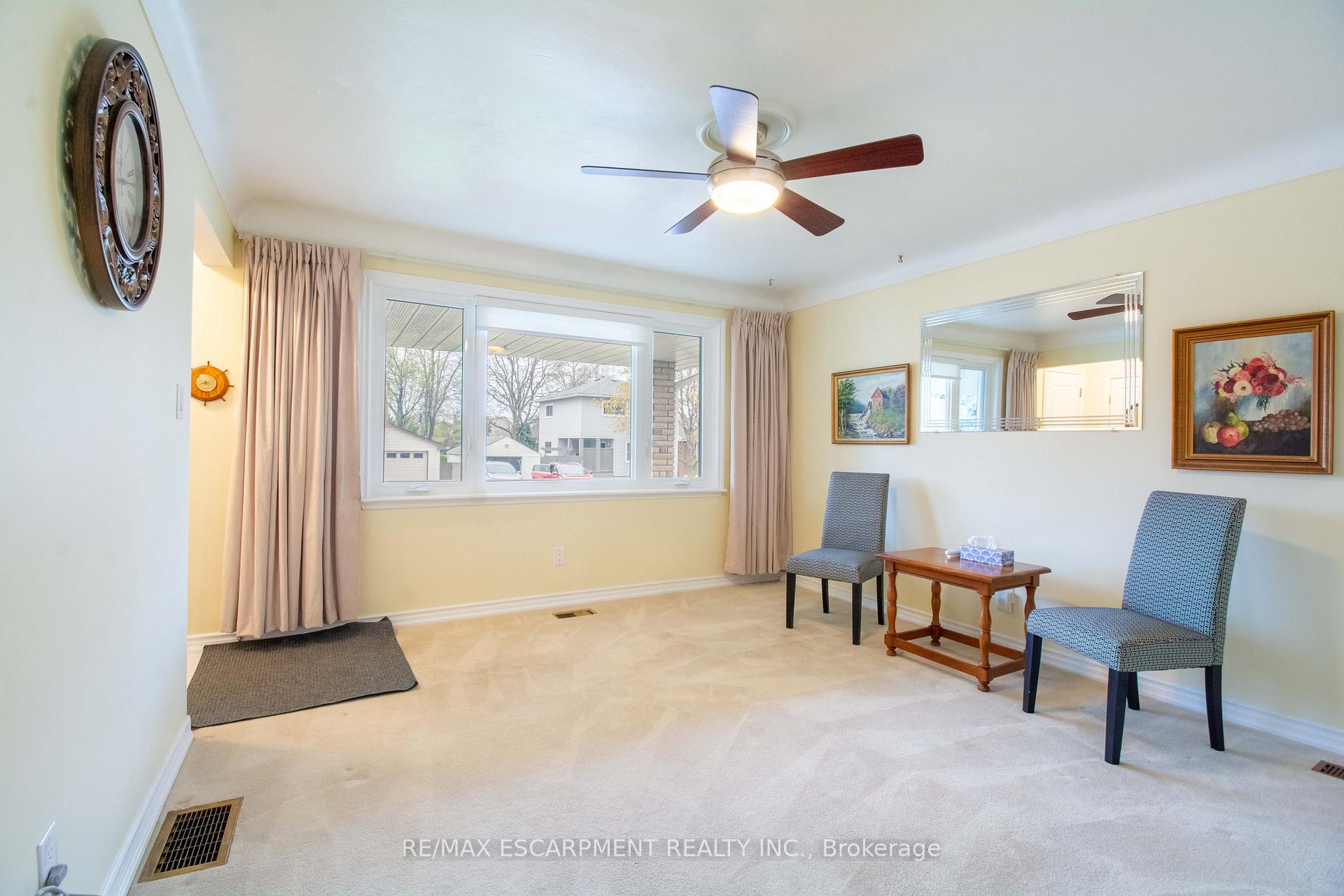 Photo 33 of 111 Castlefield Drive, Hamilton, Hampton Heights — HOMEH