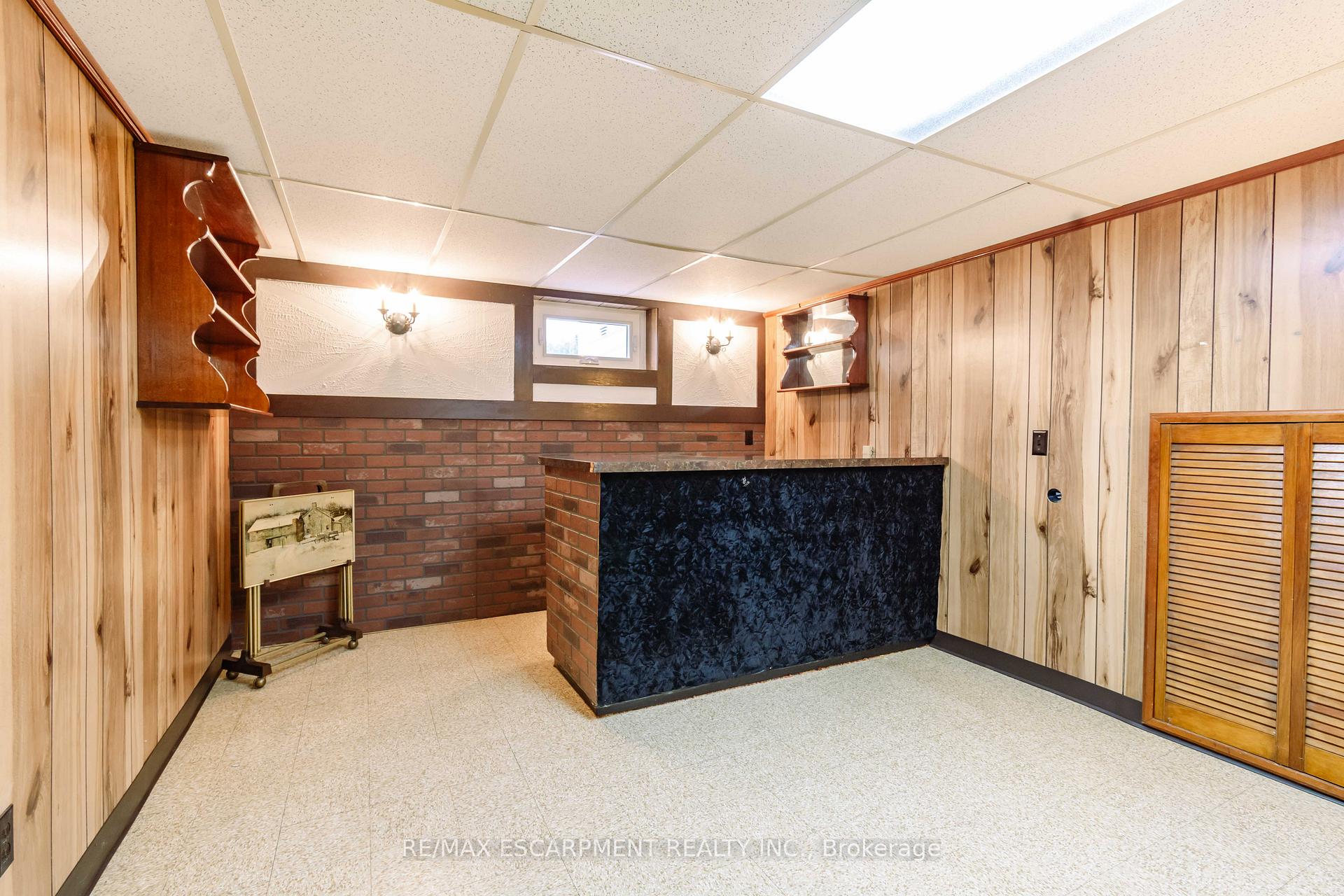 Photo 26 of 111 Castlefield Drive, Hamilton, Hampton Heights — HOMEH