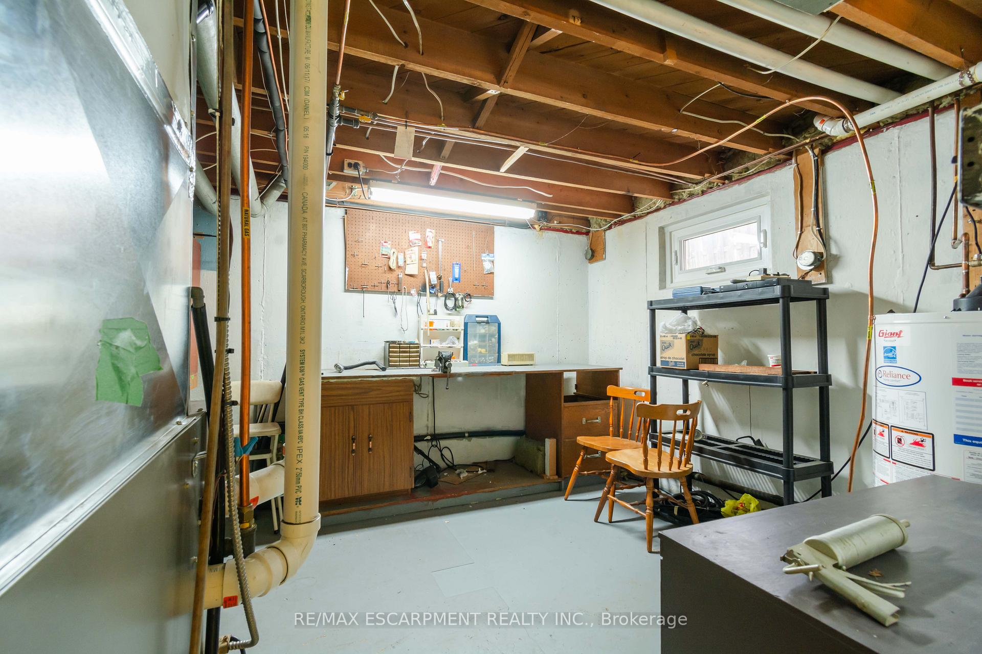 Photo 24 of 111 Castlefield Drive, Hamilton, Hampton Heights — HOMEH