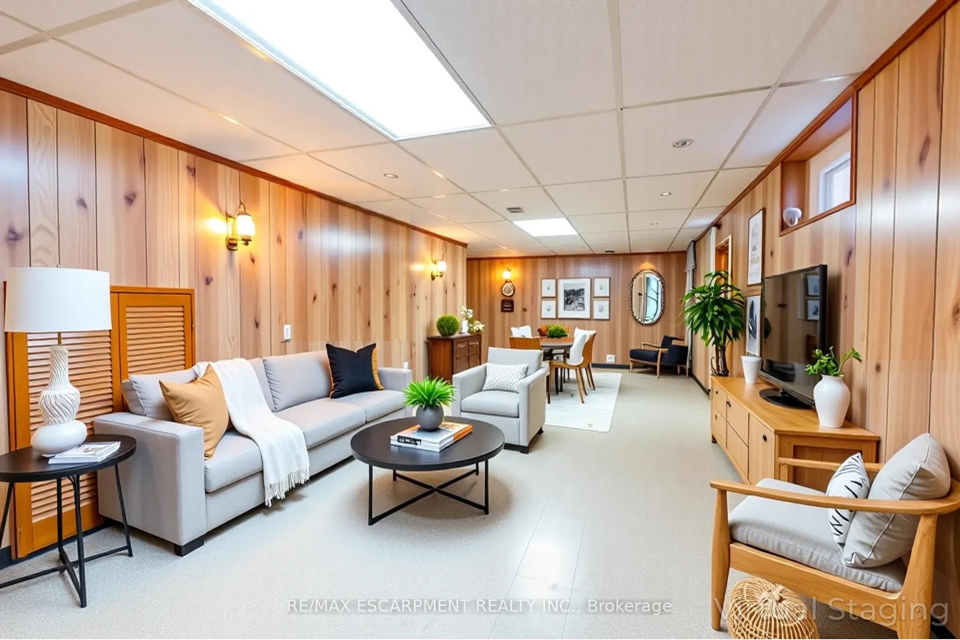 Photo 35 of 111 Castlefield Drive, Hamilton, Hampton Heights — HOMEH
