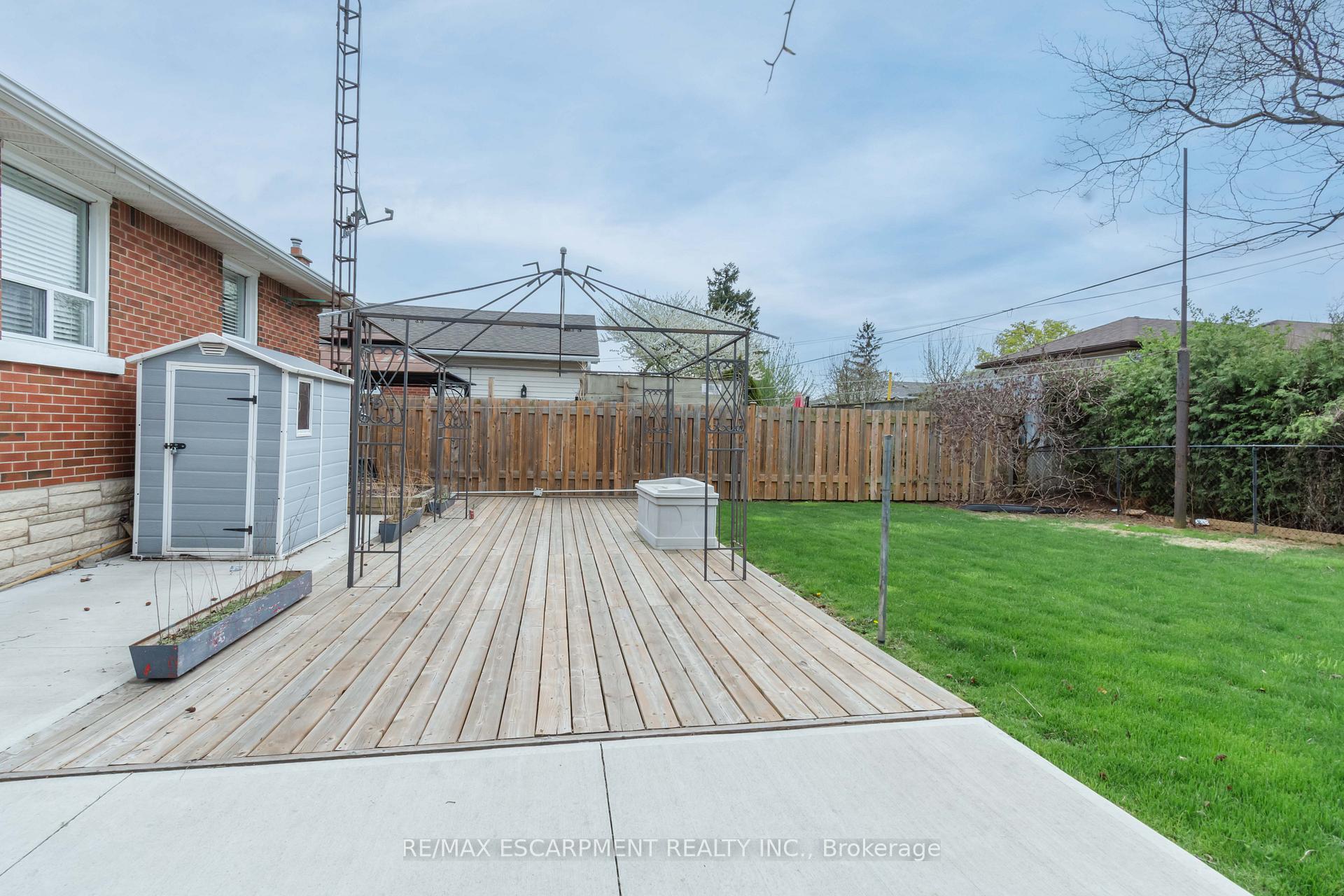 Photo 28 of 111 Castlefield Drive, Hamilton, Hampton Heights — HOMEH