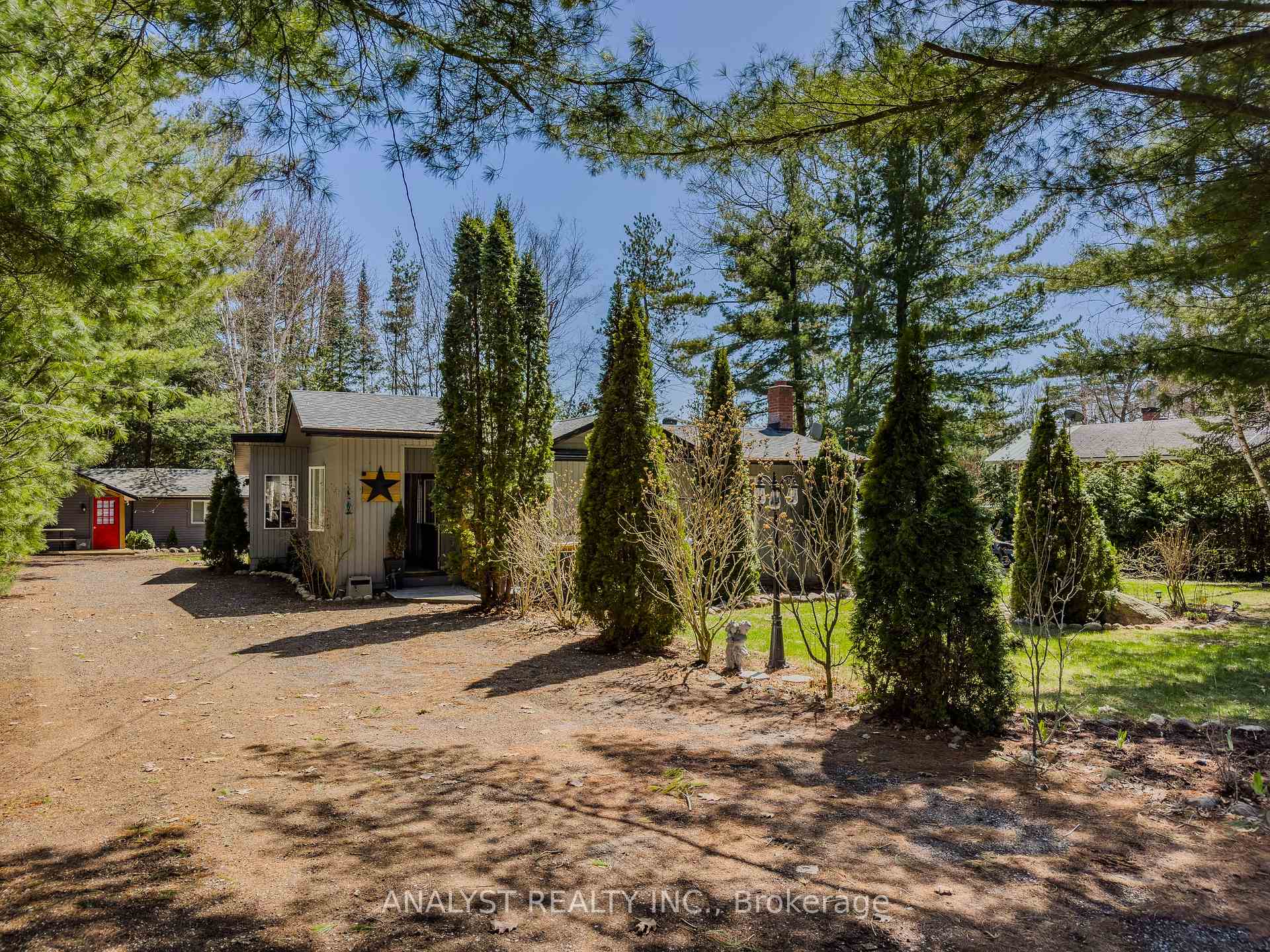 Photo 8 of 37 Lindale Avenue, Tiny, Lafontaine — HOMEH