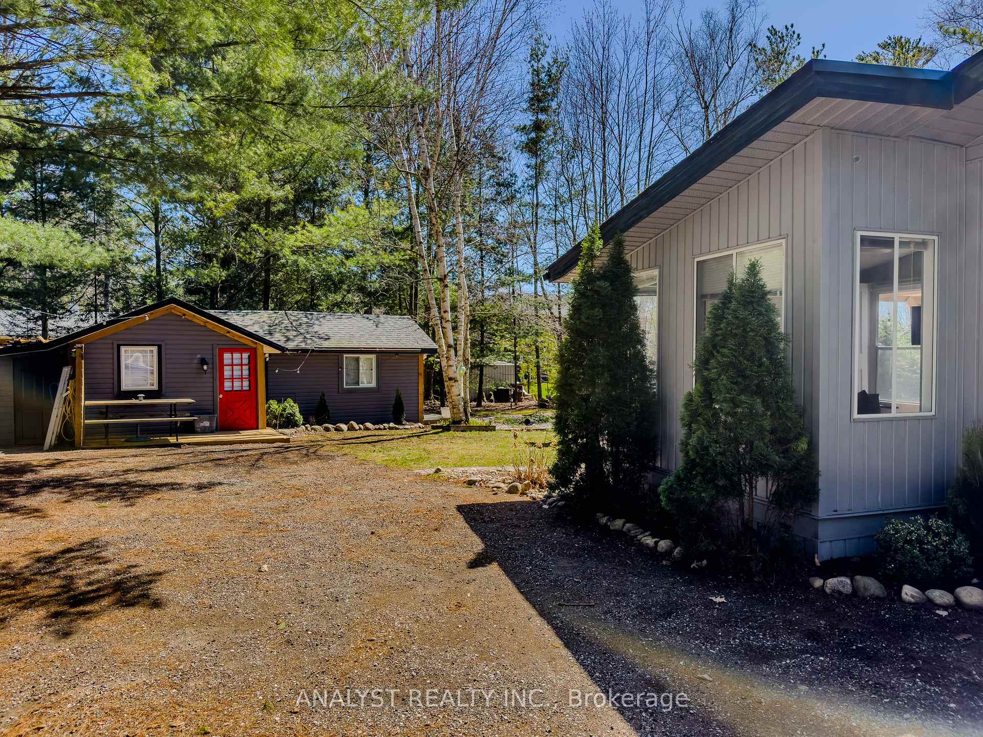 Photo 29 of 37 Lindale Avenue, Tiny, Lafontaine — HOMEH
