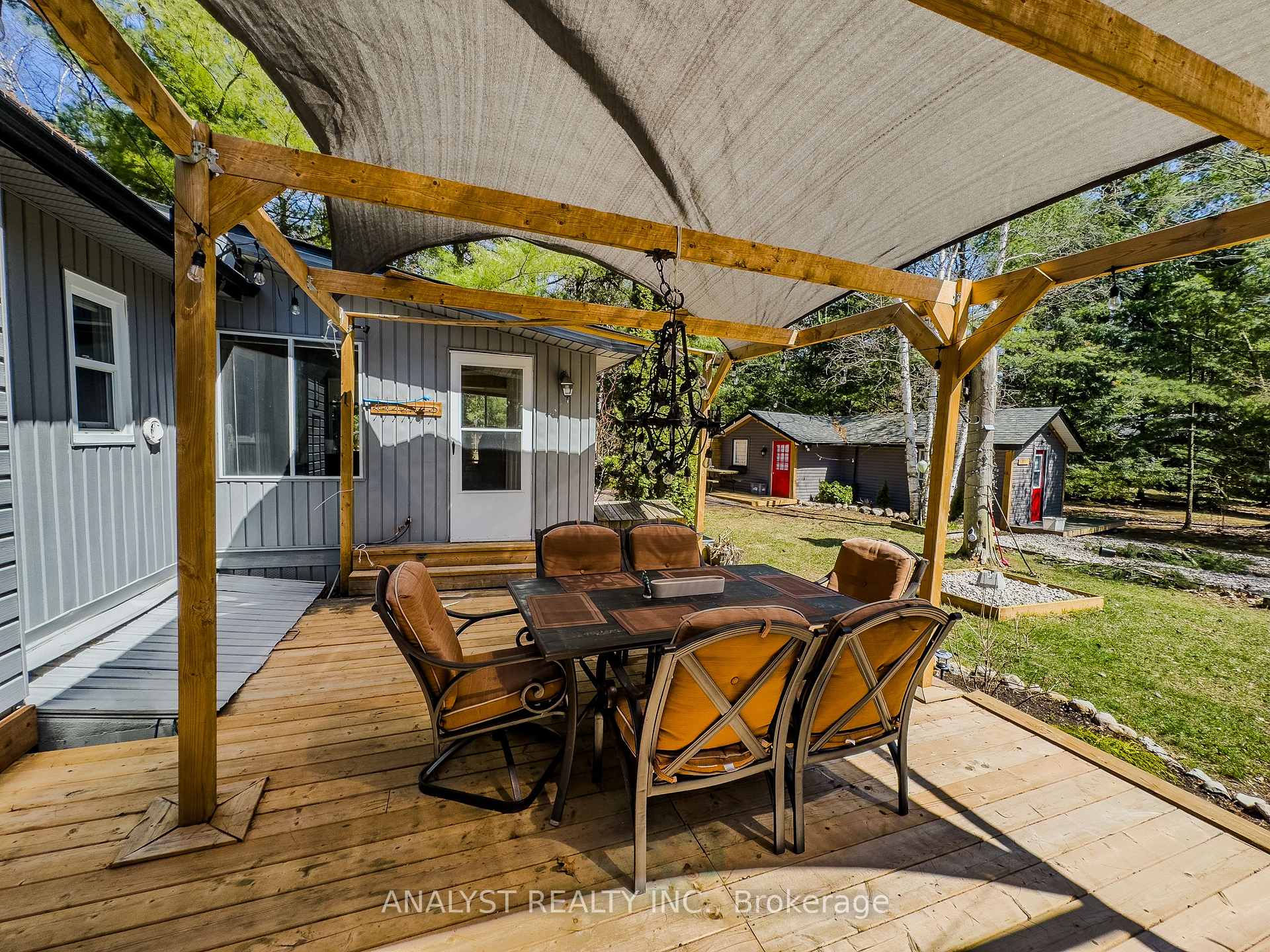 Photo 12 of 37 Lindale Avenue, Tiny, Lafontaine — HOMEH