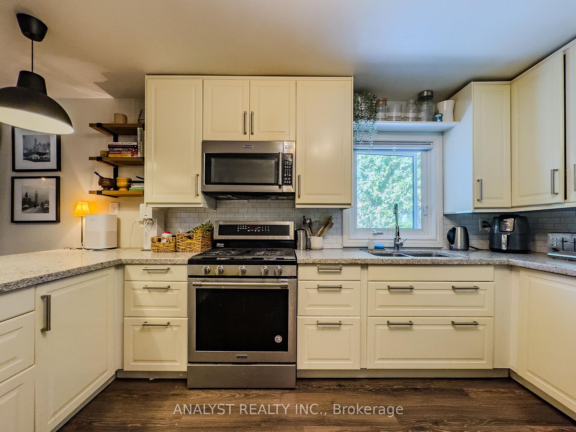 Photo 25 of 37 Lindale Avenue, Tiny, Lafontaine — HOMEH