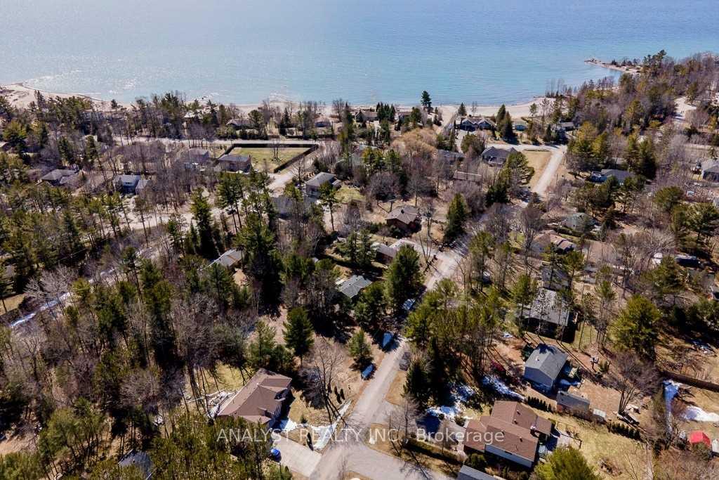 Photo 6 of 37 Lindale Avenue, Tiny, Lafontaine — HOMEH
