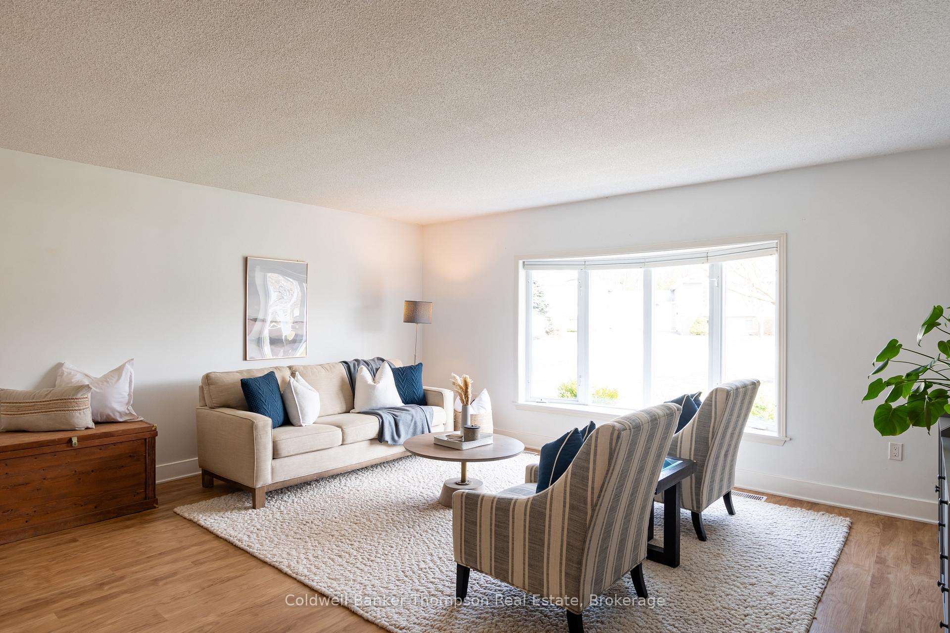 Photo 6 of 14 Pinecone Drive, Bracebridge, Monck (Bracebridge) — HOMEH