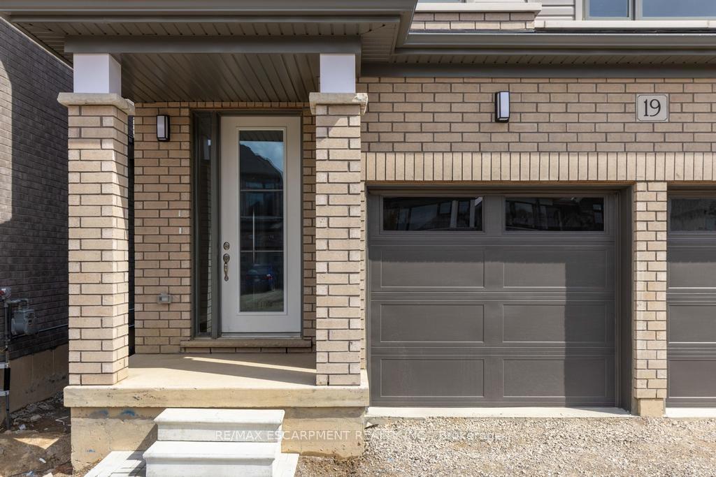 Photo 36 of 19 Blain Drive, Hamilton, Binbrook — HOMEH