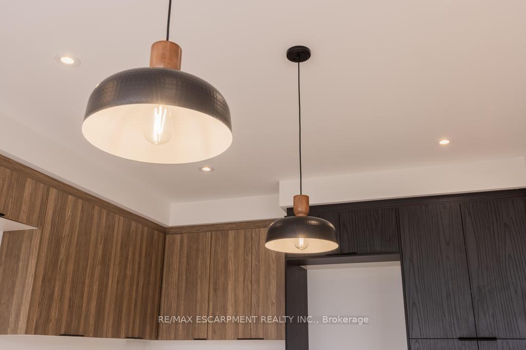 Photo 23 of 19 Blain Drive, Hamilton, Binbrook — HOMEH