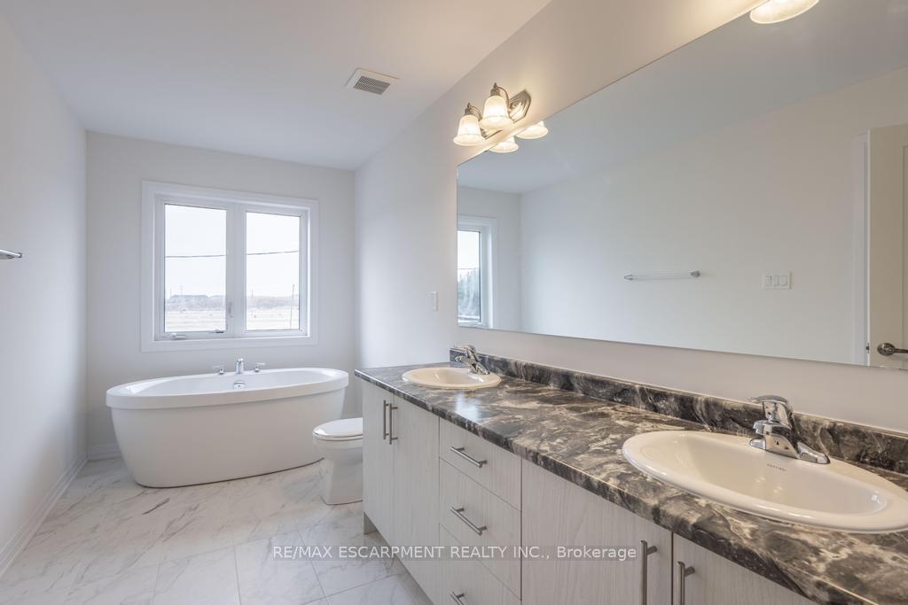 Photo 43 of 19 Blain Drive, Hamilton, Binbrook — HOMEH