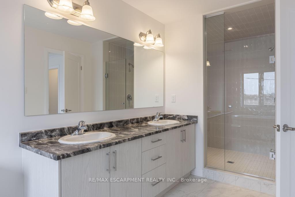 Photo 20 of 19 Blain Drive, Hamilton, Binbrook — HOMEH