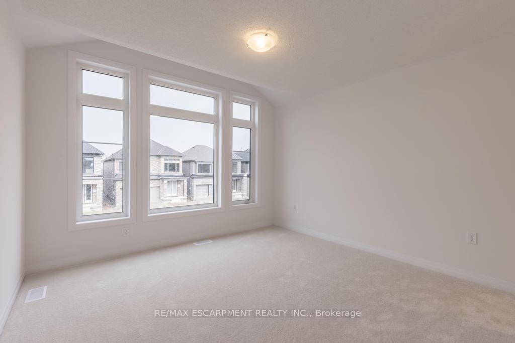 Photo 21 of 19 Blain Drive, Hamilton, Binbrook — HOMEH