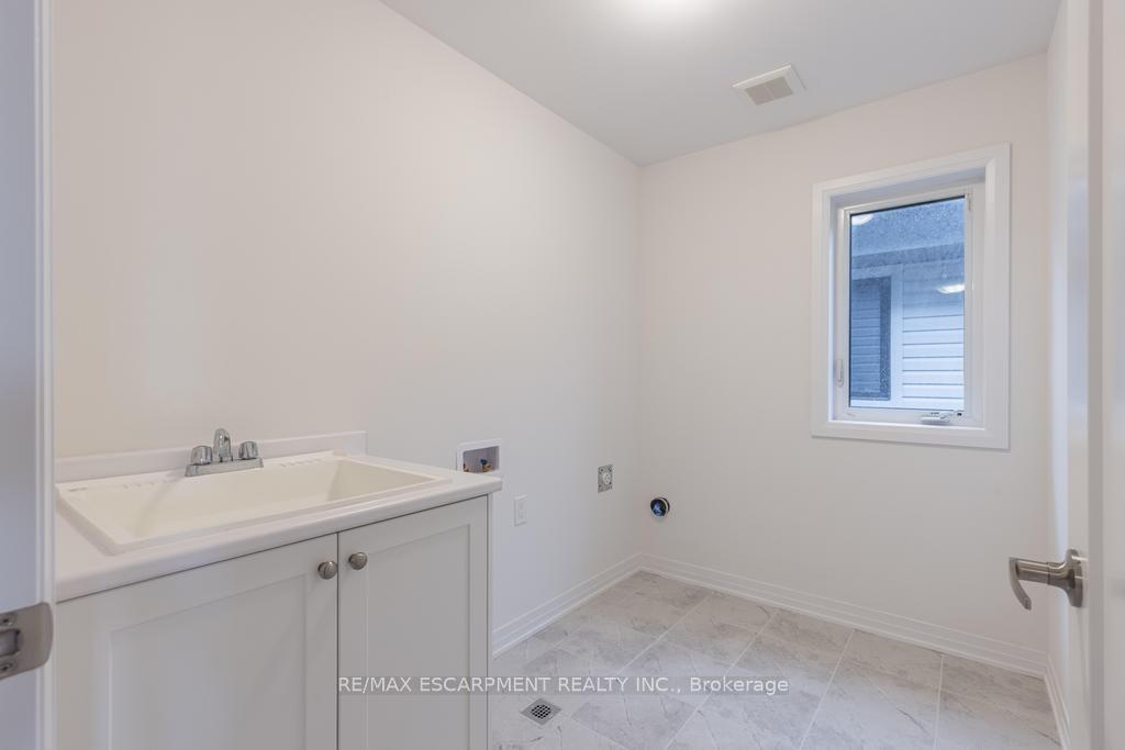 Photo 33 of 19 Blain Drive, Hamilton, Binbrook — HOMEH