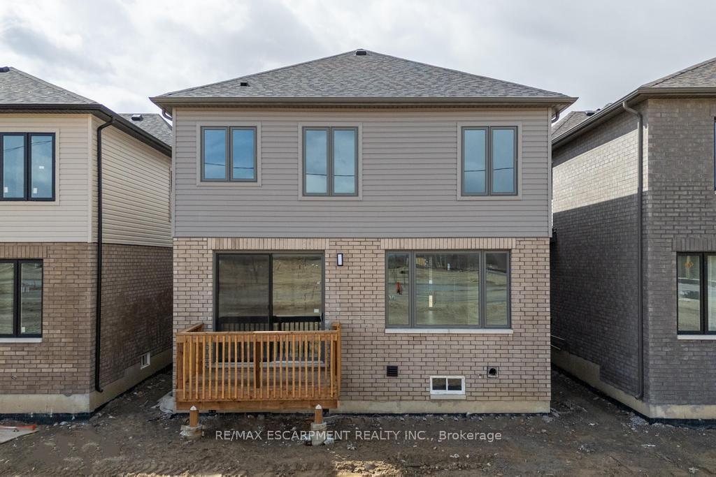 Photo 40 of 19 Blain Drive, Hamilton, Binbrook — HOMEH