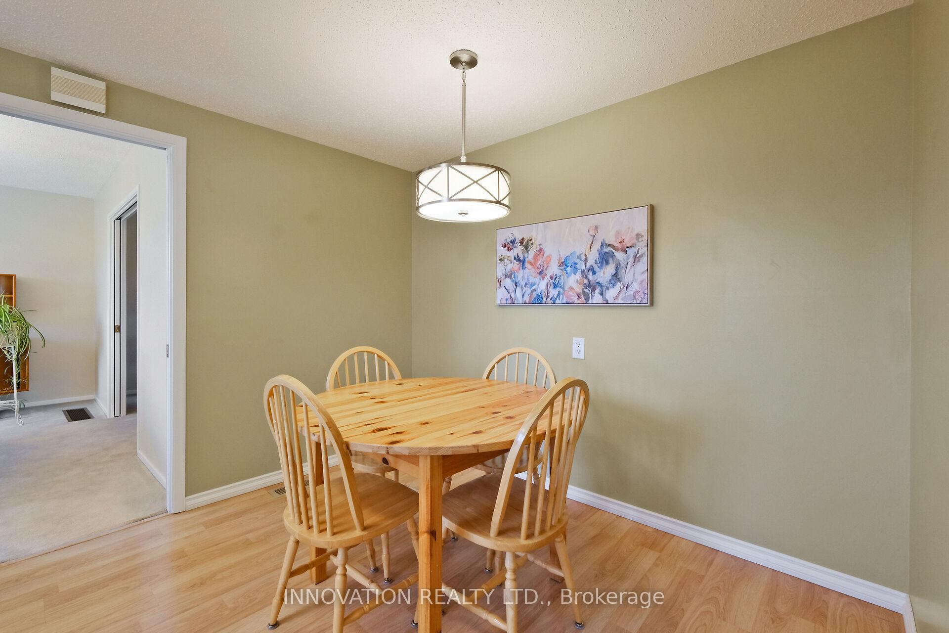 Photo 4 of 12 Selwyn Crescent, Ottawa, Kanata - Beaverbrook — HOMEH