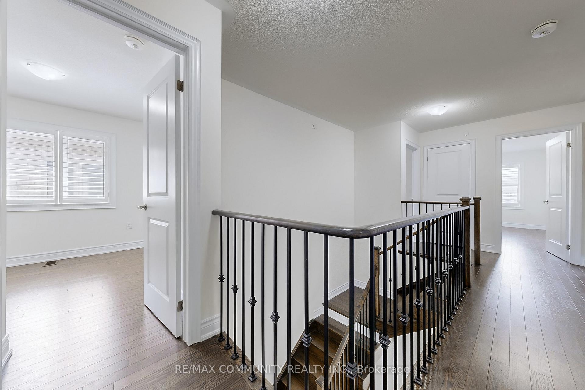 Photo 3 of 33 Erintol Way, Markham, Cedarwood — HOMEH