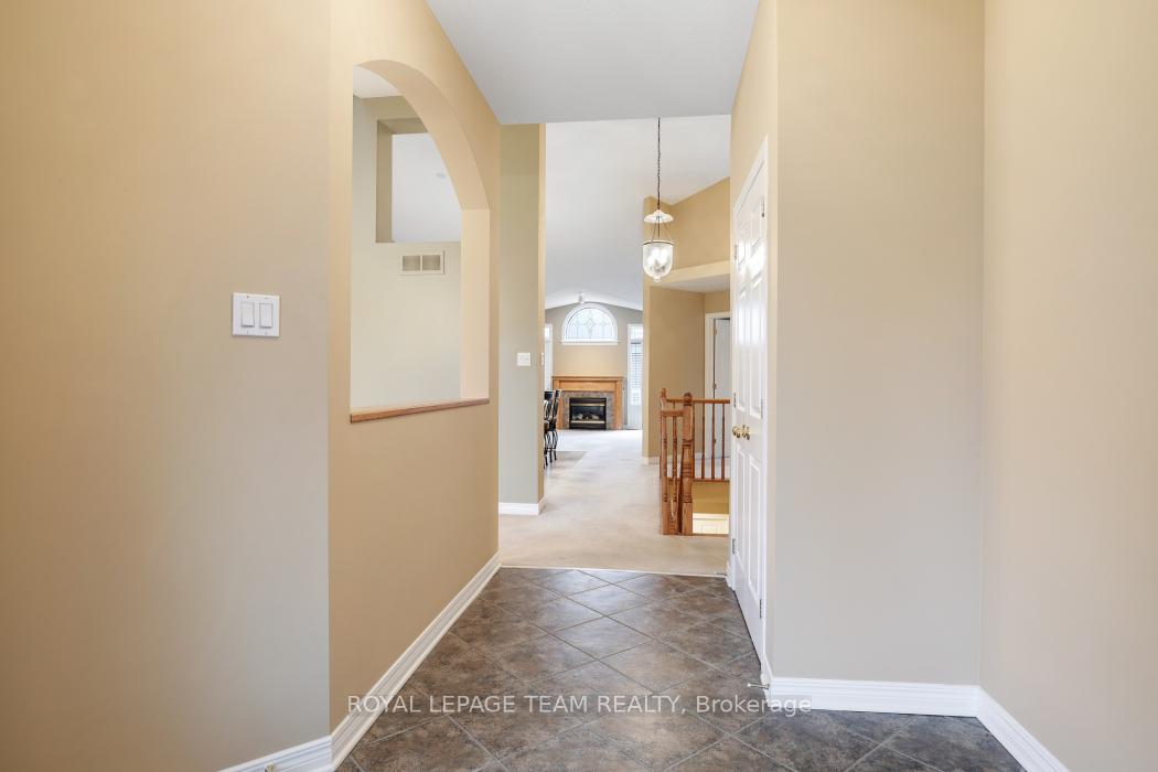 Photo 10 of 4286 Green Gables Lane, Ottawa, Riverside South/Gloucester Glen — HOMEH