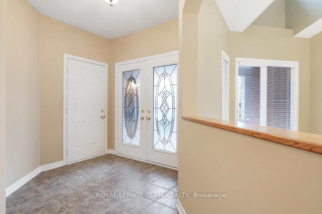 Photo 5 of 4286 Green Gables Lane, Ottawa, Riverside South/Gloucester Glen — HOMEH