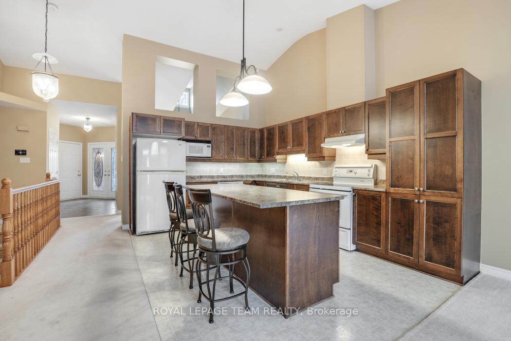 Photo 14 of 4286 Green Gables Lane, Ottawa, Riverside South/Gloucester Glen — HOMEH