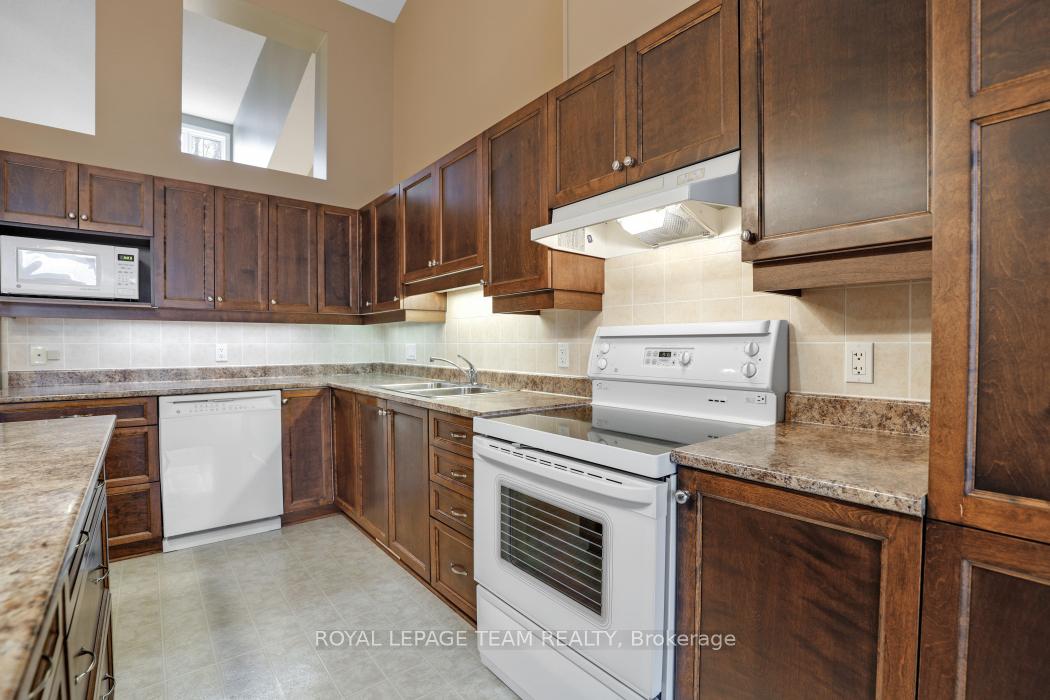 Photo 3 of 4286 Green Gables Lane, Ottawa, Riverside South/Gloucester Glen — HOMEH
