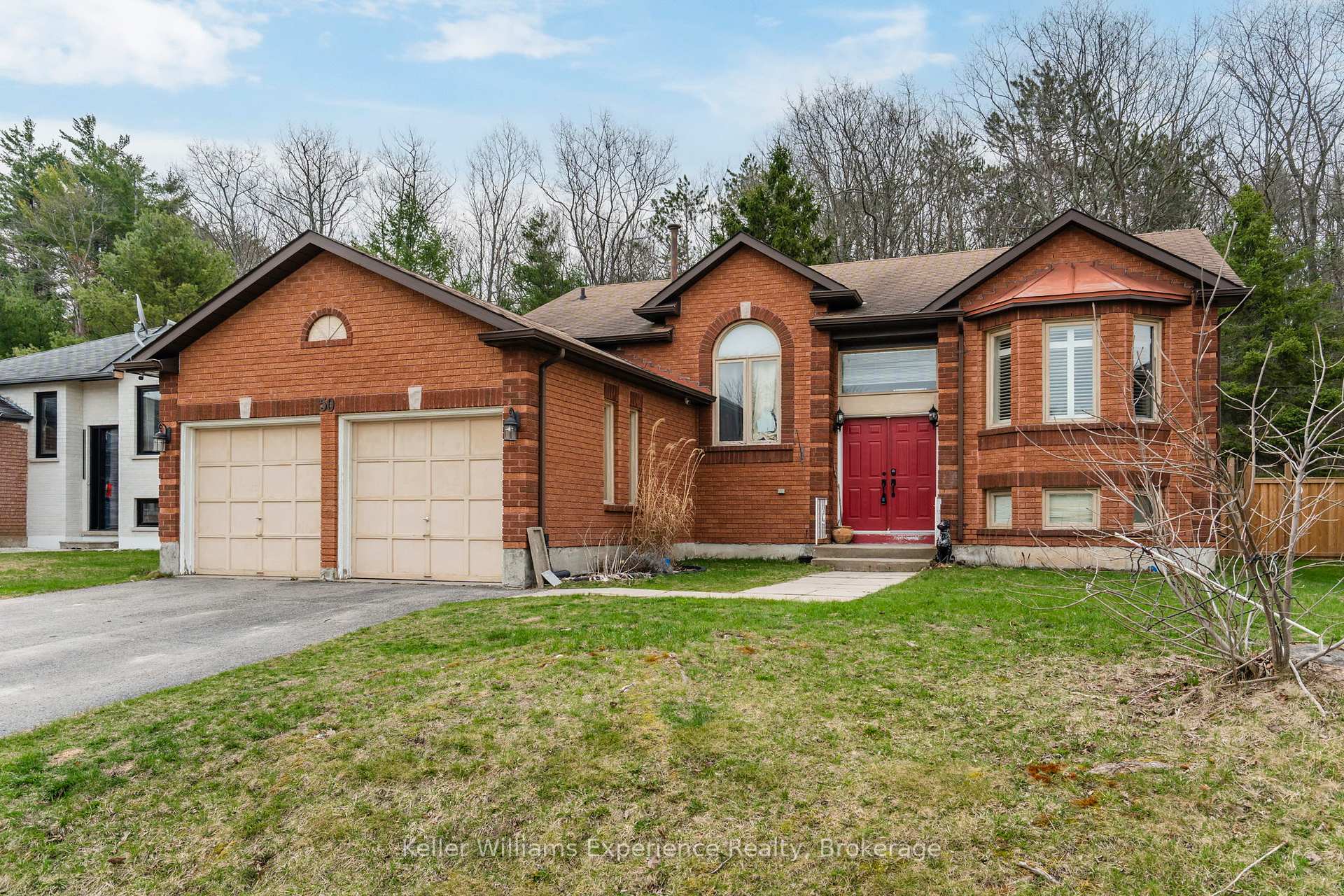 Photo 1 of 50 Leo Boulevard, Wasaga Beach — HOMEH