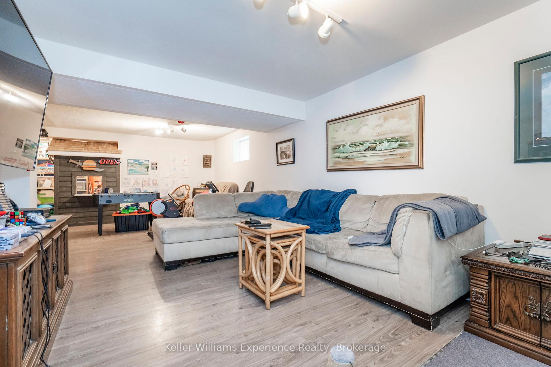 Photo 8 of 50 Leo Boulevard, Wasaga Beach — HOMEH