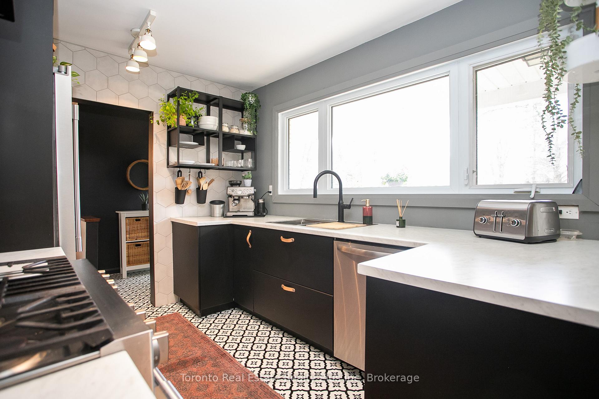 Photo 8 of 50 Tadcaster Place, Sault Ste Marie, West — HOMEH