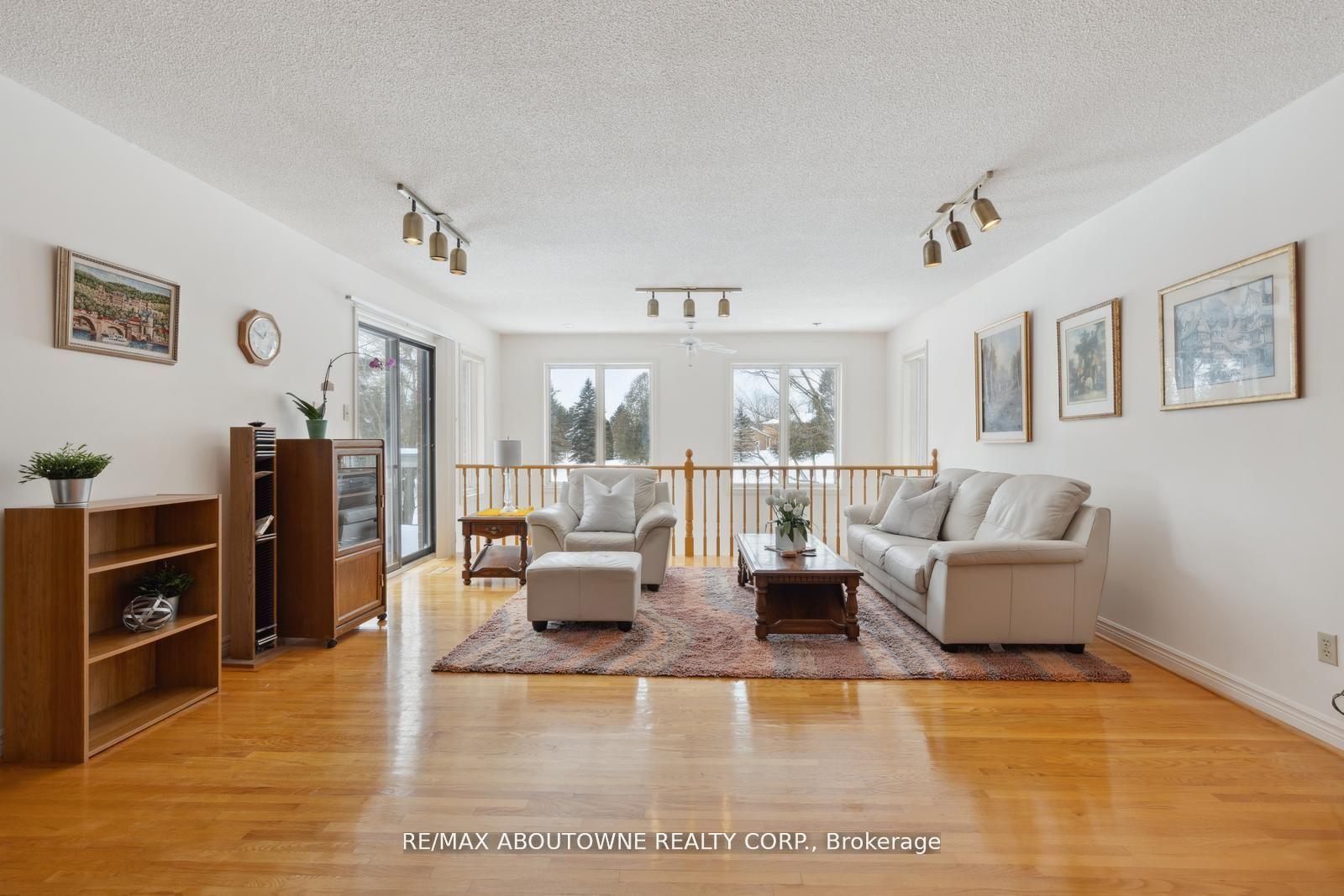 Photo 8 of 22 Matson Drive, Caledon, Palgrave — HOMEH