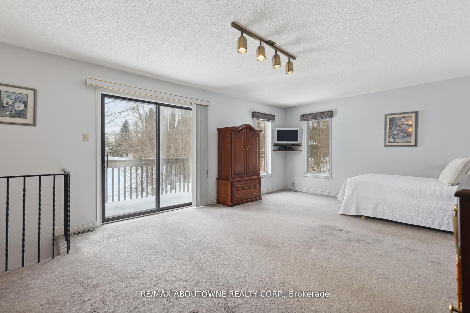 Photo 18 of 22 Matson Drive, Caledon, Palgrave — HOMEH