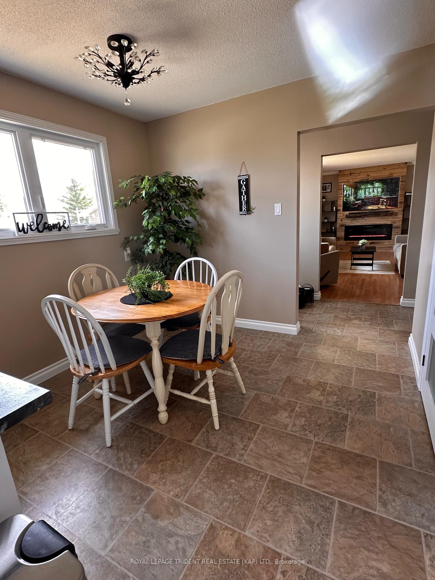 Photo 4 of 9 Hudson Place, Kapuskasing — HOMEH