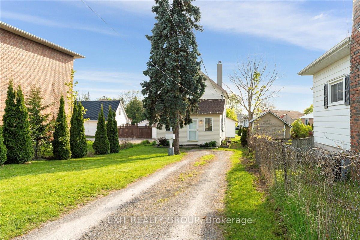 Photo 5 of 162 West Street, Quinte West, Murray Ward — HOMEH