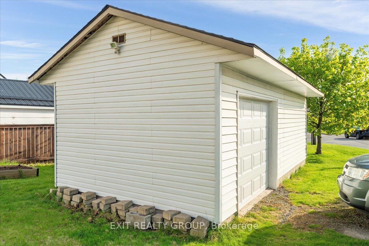 Photo 32 of 162 West Street, Quinte West, Murray Ward — HOMEH