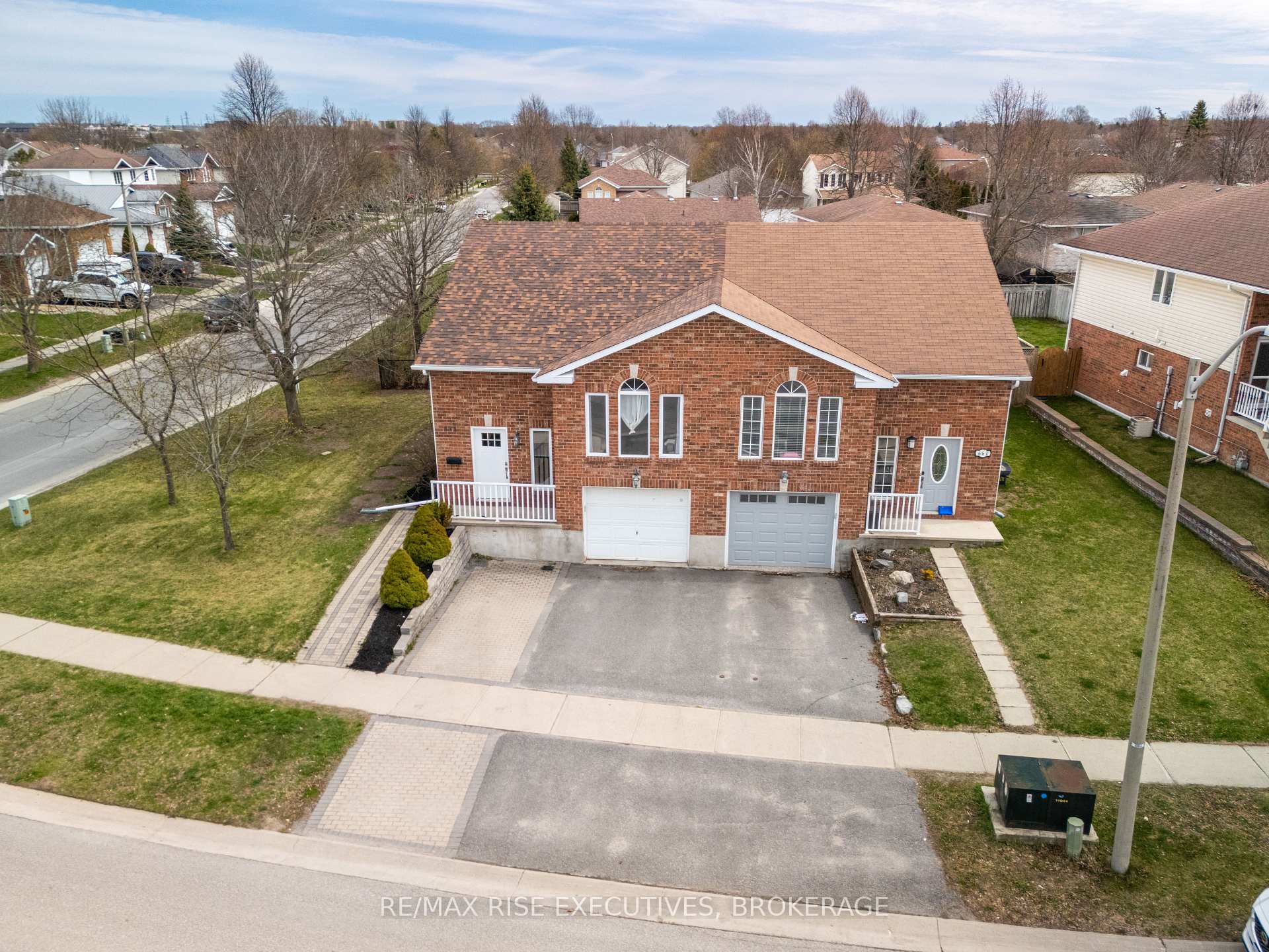 Photo 1 of 663 Barnsley Crescent E, Kingston, City Southwest — HOMEH